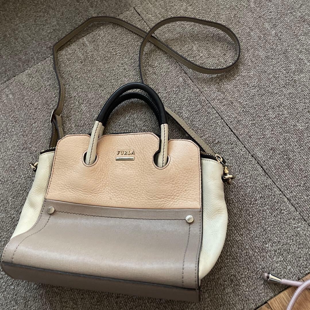 Furla Beige Leather Tote Bag Detachable Shoulder Strap Gold Hardware 22cm 8.66in