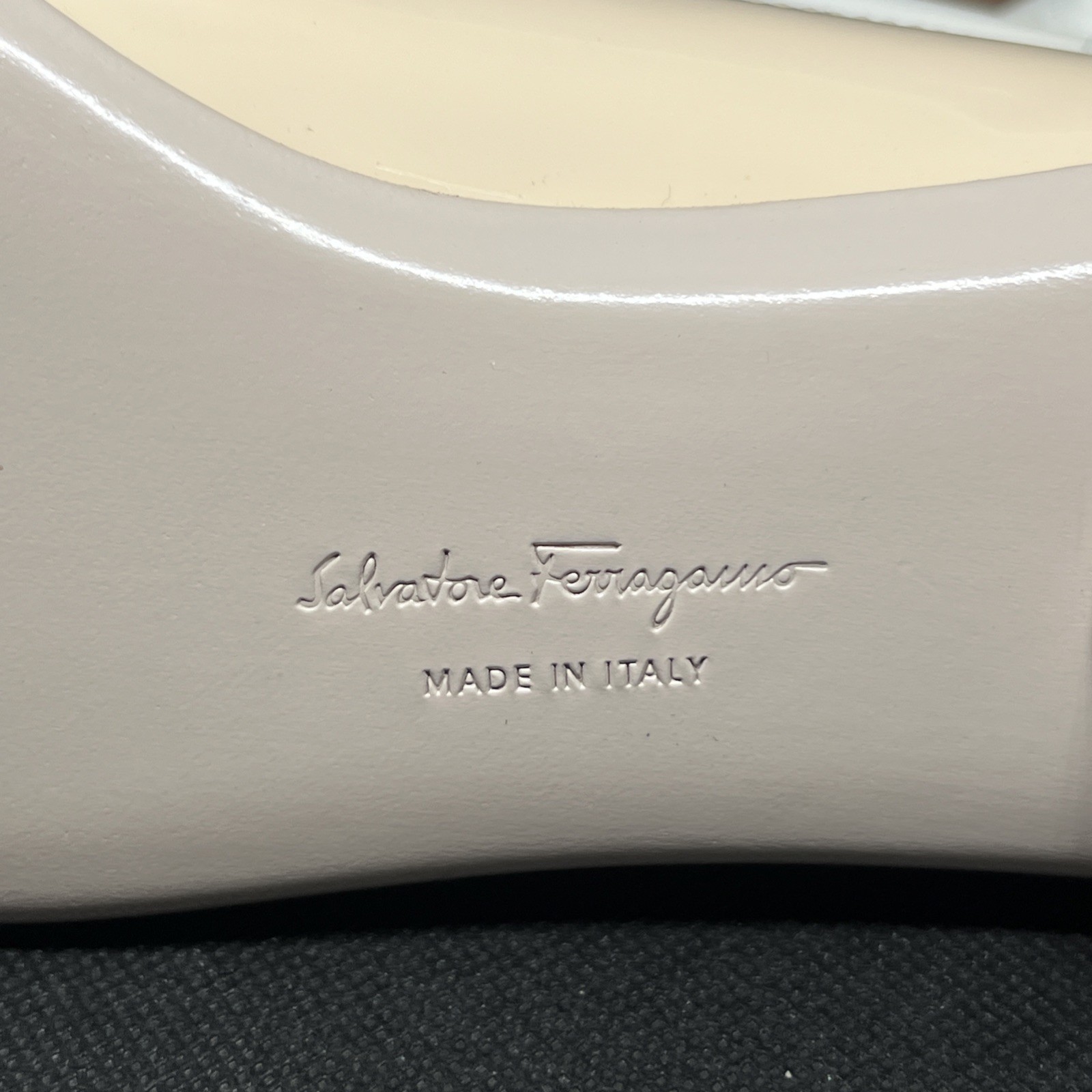 salvatore ferragamo Audrey 1cm flats Size 6
