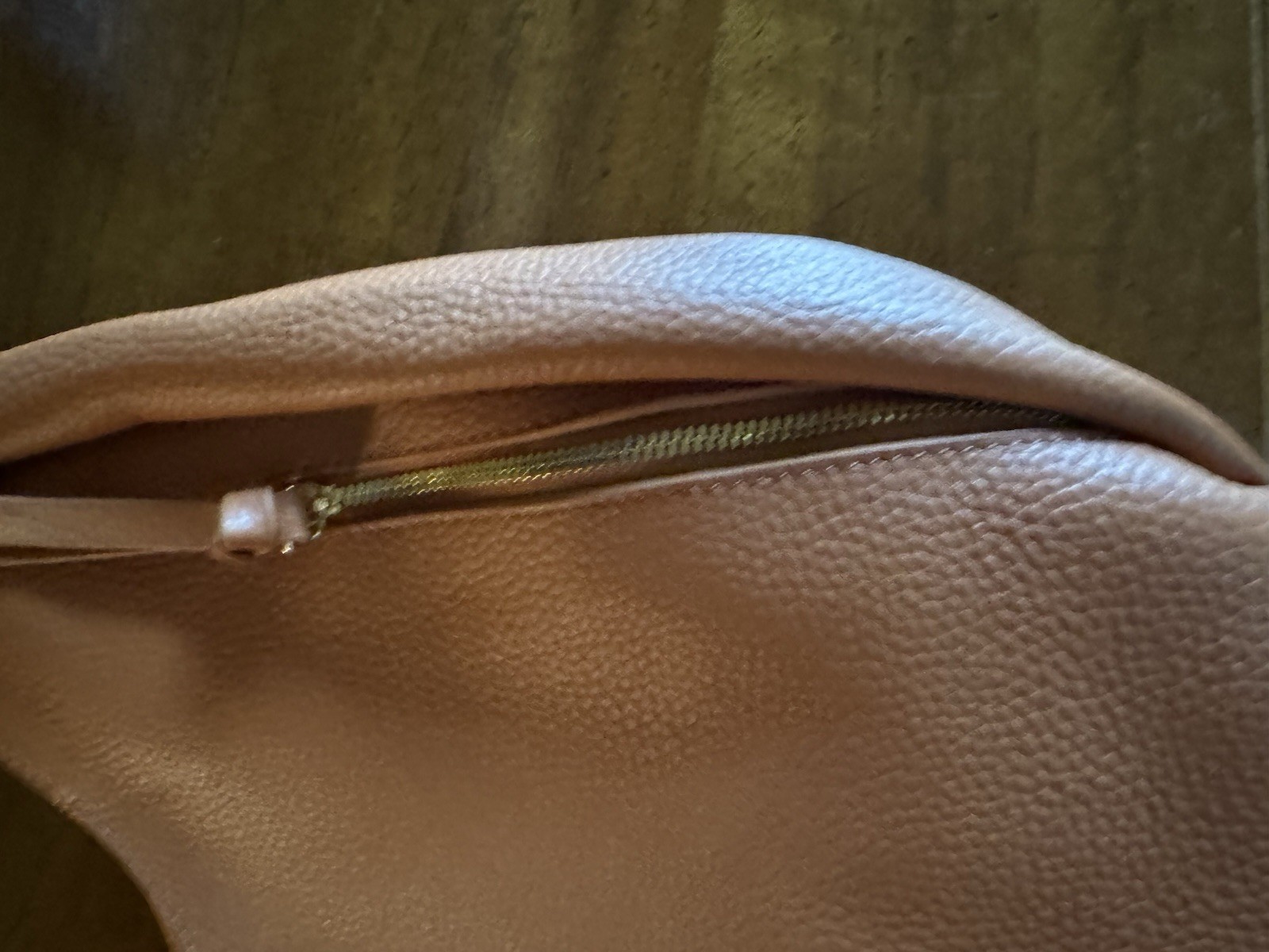 Tote le Monde Brown Solid Shoulder Bag Zip Closure, Inner Pockets, Gold HW.