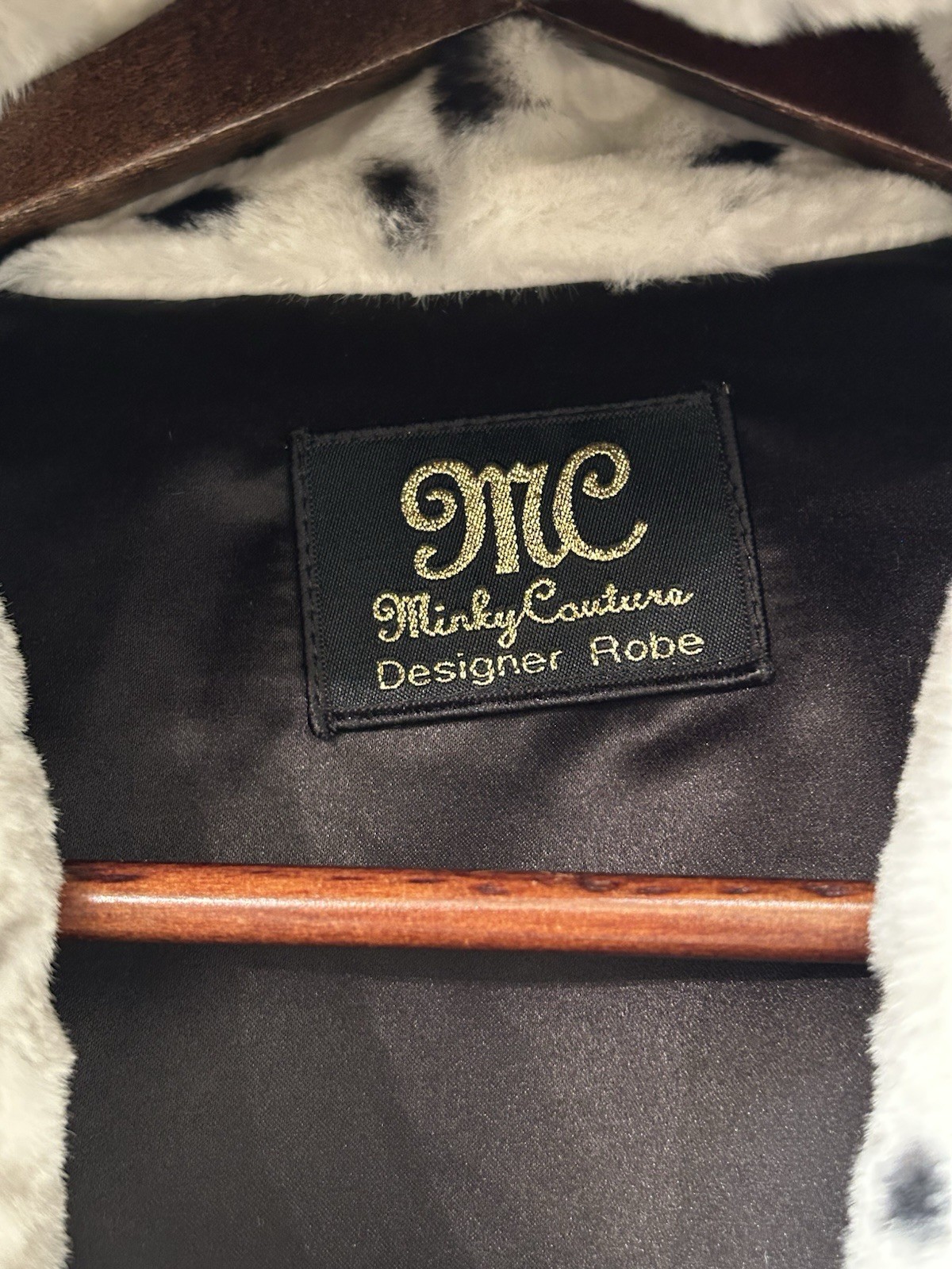 Minky Couture Designer Robe Leopard Plush Belt Unisex M/L Medium Large – GRC