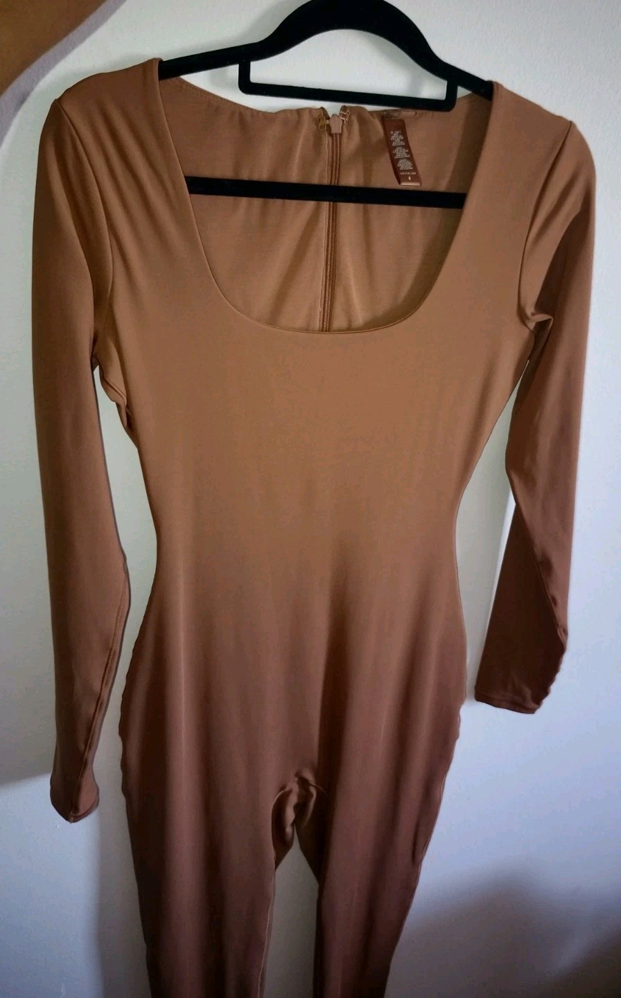 SKIMS All In One Scoop Neck Jumpsuit Caramel Small S Catsuit Long Sleeve Brown