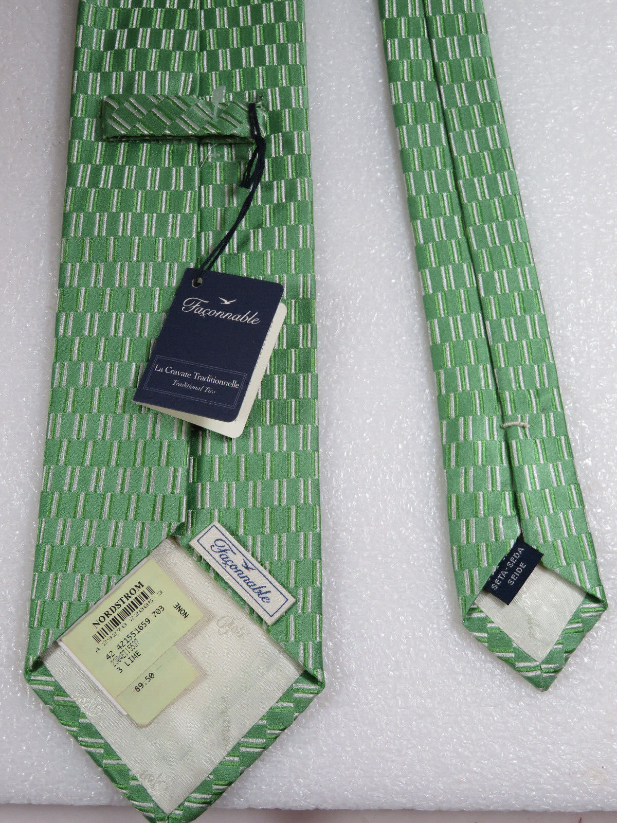 Rare beauty NWT!Mens FACONNABLE Tie 3 3/4″ wide X 58″ green lime