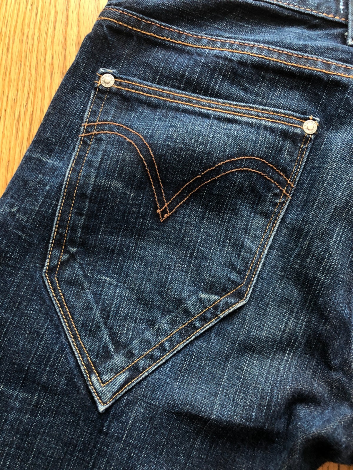 LEVI’S STRAUSS & CO MEN’S DARK BLUE 504 STRAIGHT JEAN W29 L32 (31)