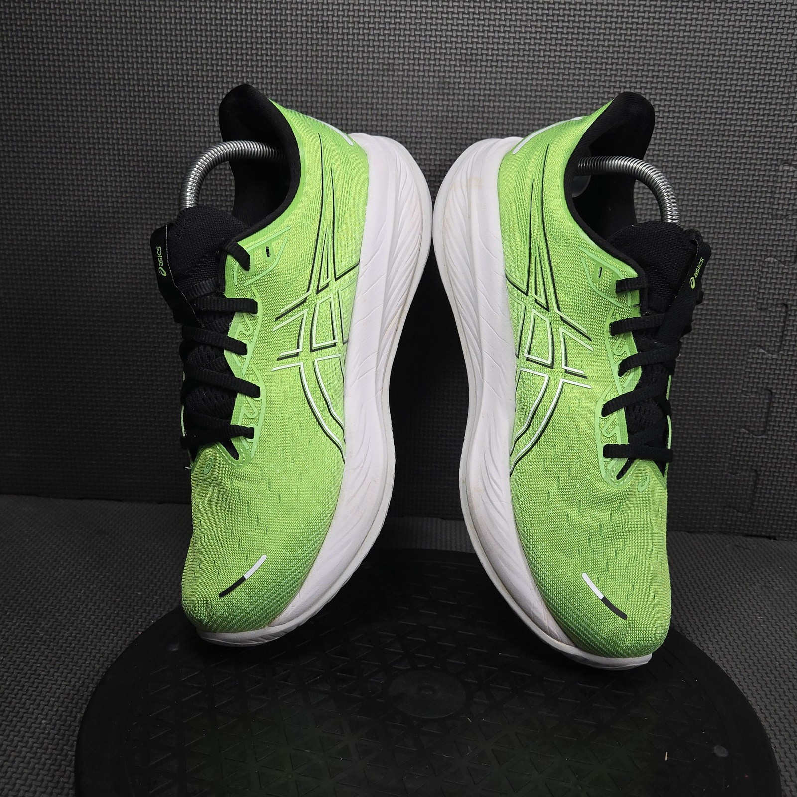 ASICS GEL-Cumulus Shoes Mens Size 10 Green Running Low Top Sneakers 1011B792