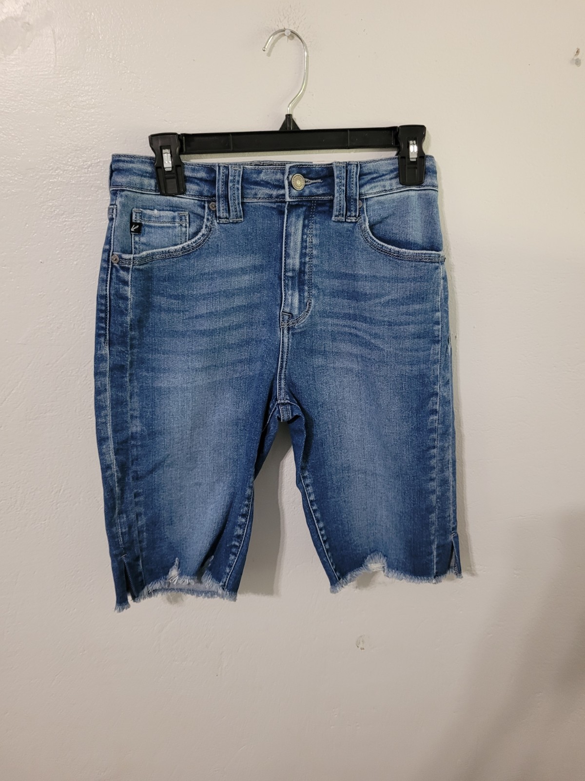 NWT KanCan High Rise Bermuda Shorts 07/27 Style: KC2561M