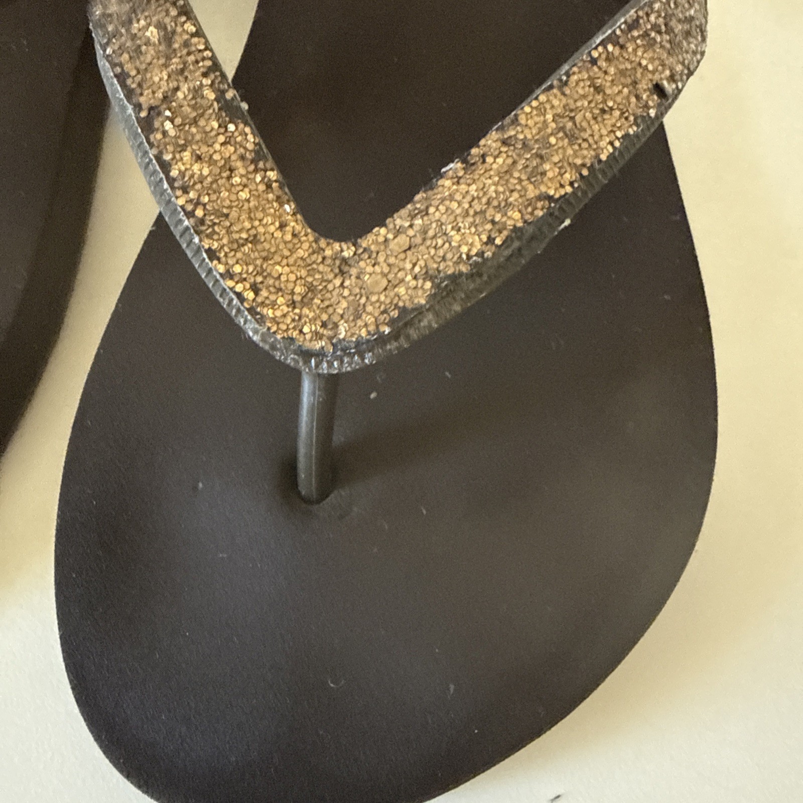 Reef Women’s Flip Flops Slip-On Sandals, Size 8 Sparkle Brown Gold Tone Casual