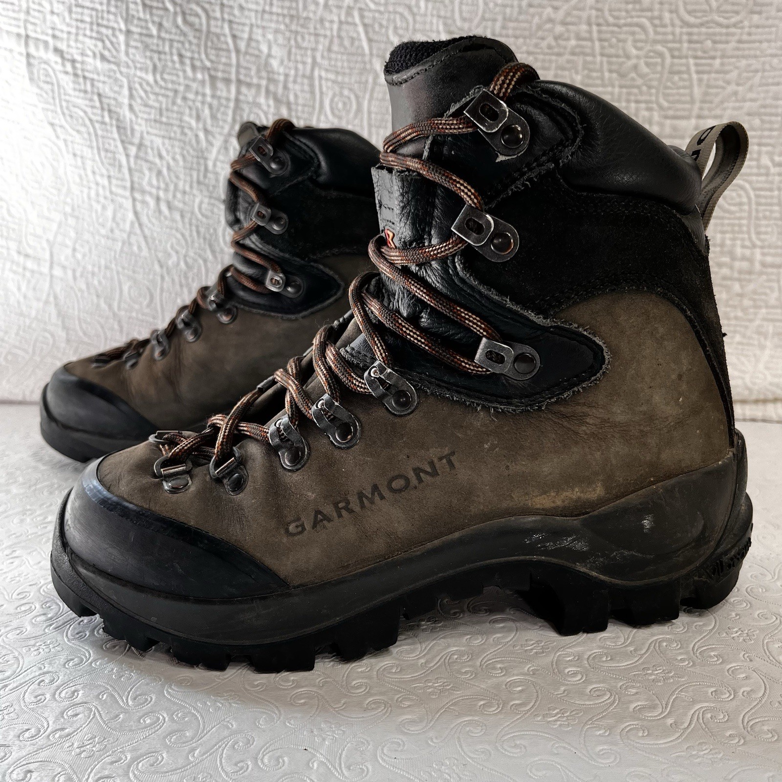 Garmont Dakota Hiking Backpacking Mountaineer Boots Men Size 7 Vintage Y2K Work