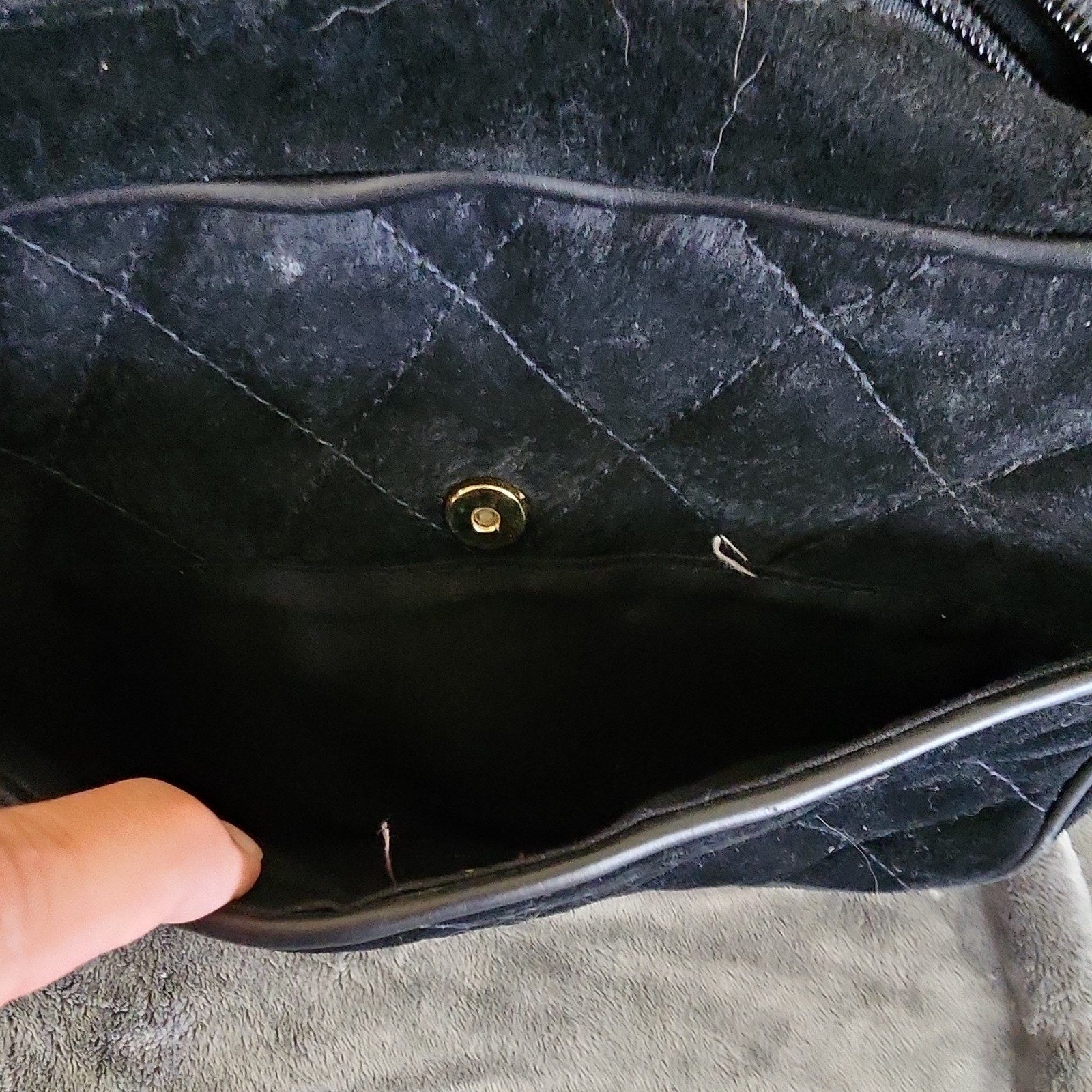 Black Small Shoulder Bag Quilted Gold Chain Strap Zip Magnetic Inner Pockets