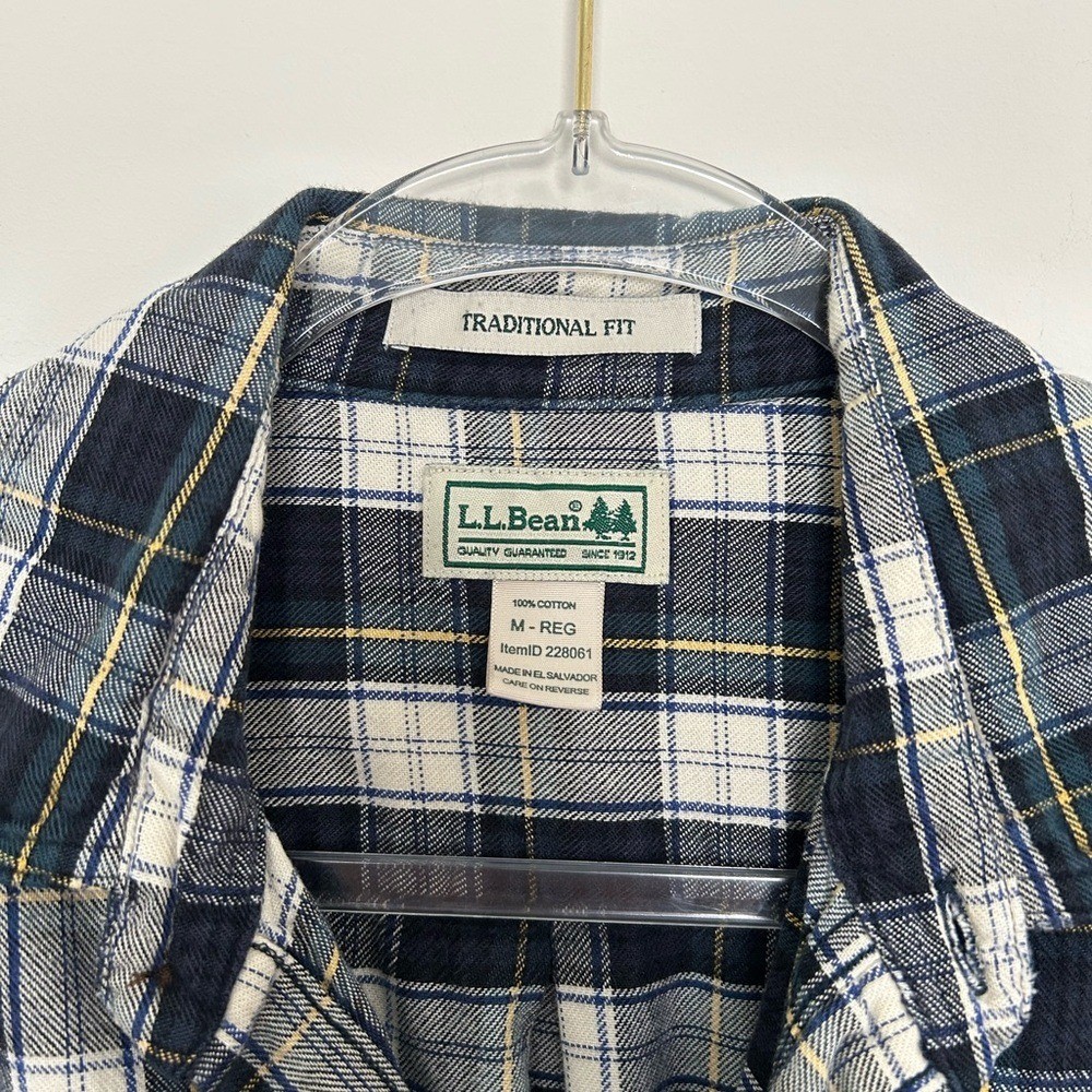 L.L. Bean Flannel Button Up Navy Medium Traditional Fit Plaid Cotton 228061