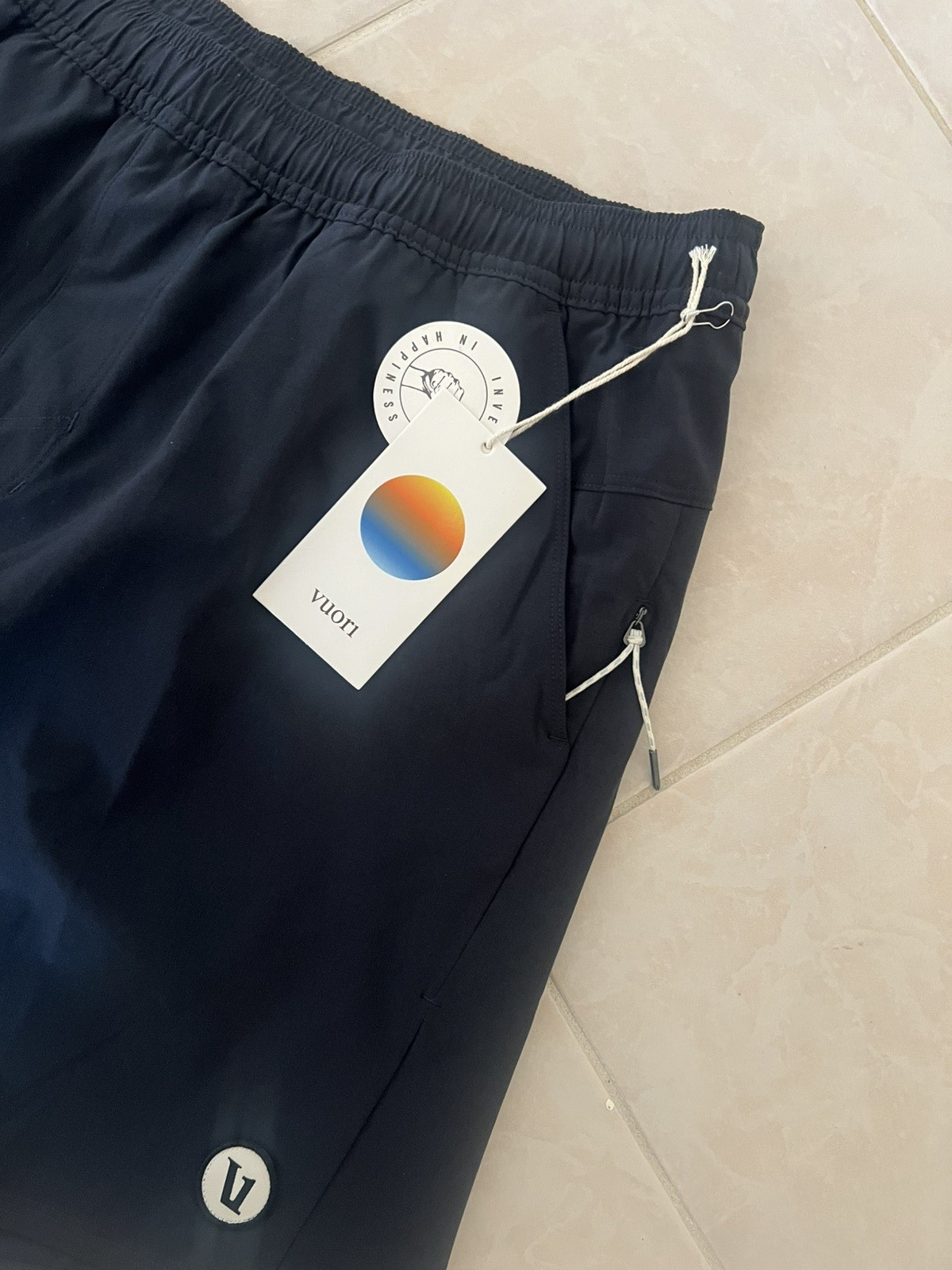 NEW Vuori Maverick Volley Short 6″ Inseam Lined Black Men’s Large L V3087