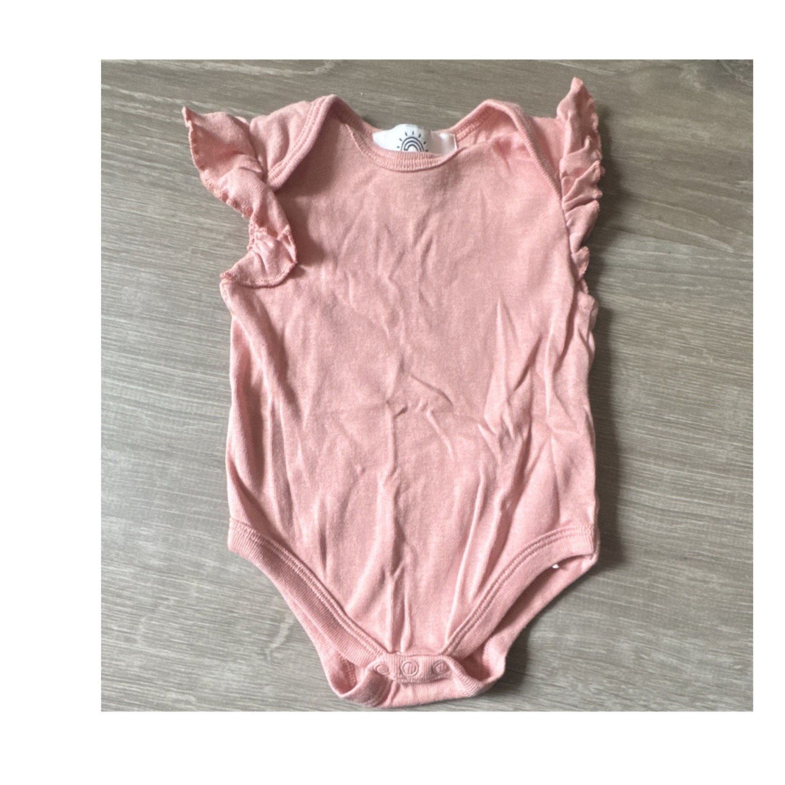 WONDERLUXE Pink Solid Knit Cotton Sleeveless Ruffle Snap One-Piece 0/3M