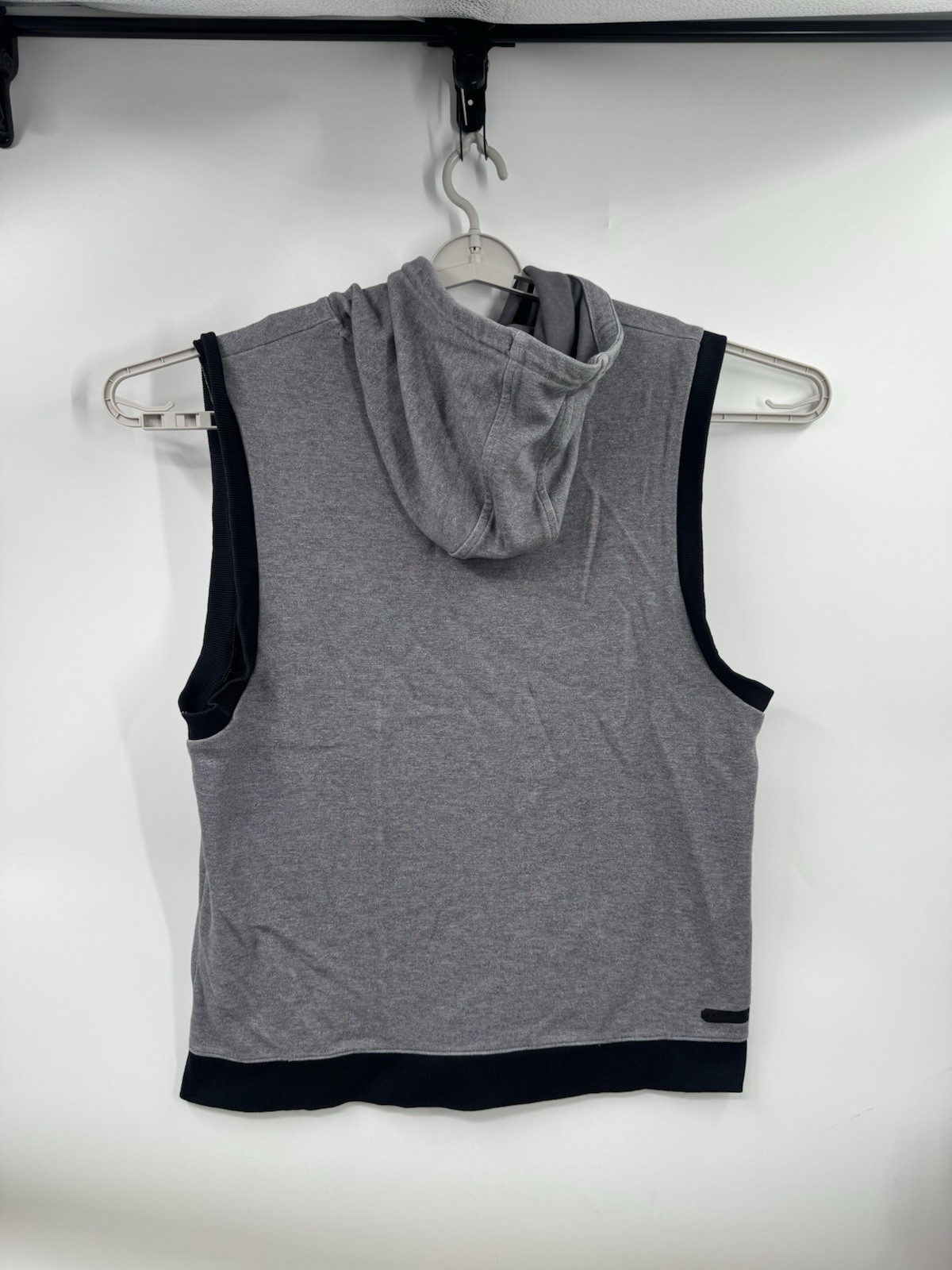 Under Armour Project Rock Sleeveless Hoodie Shirt Mens XL Terry Brahma Bull