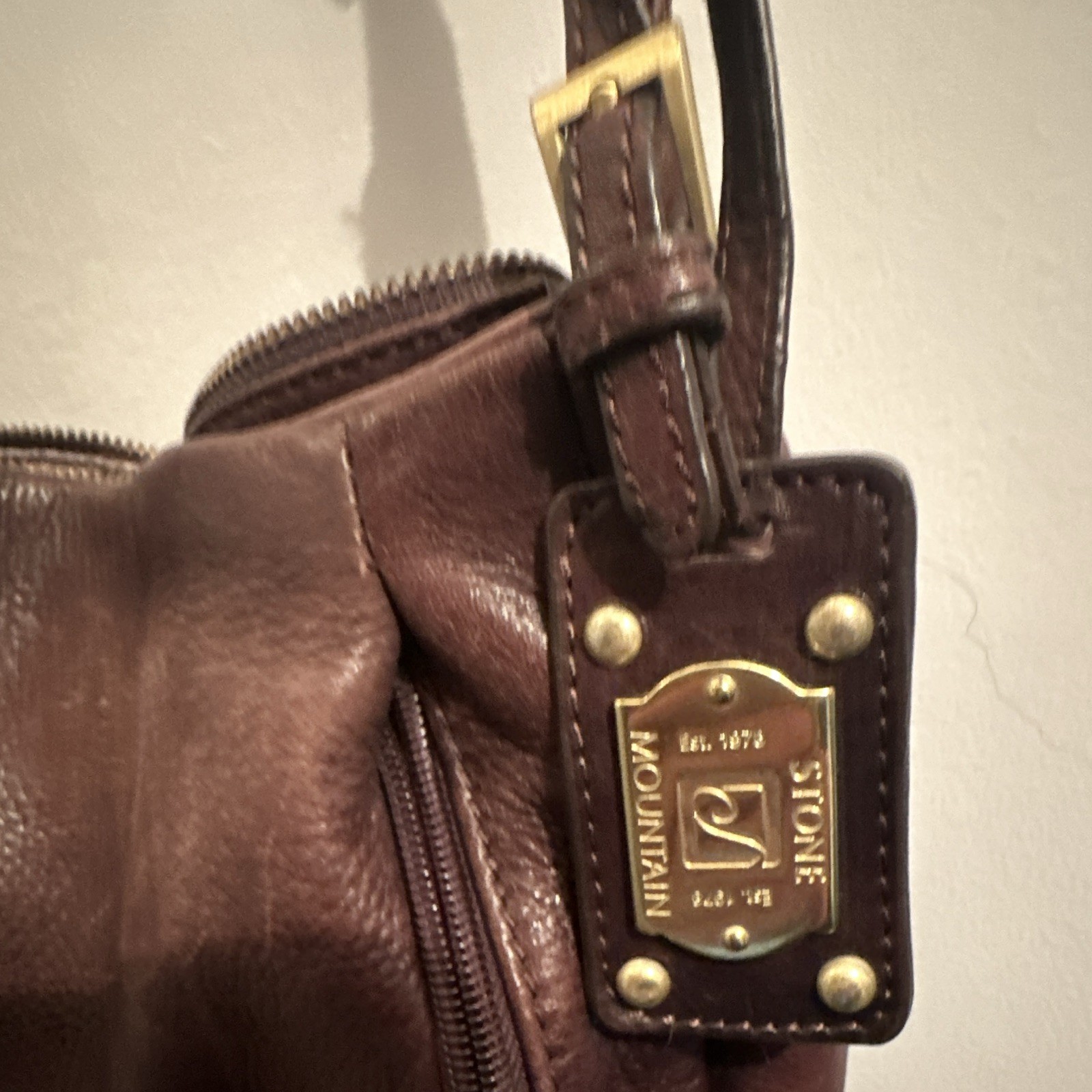 Stone Mountain Women’s Brown Shoulder Bag Zip Closure Adjustable Strap Pockets