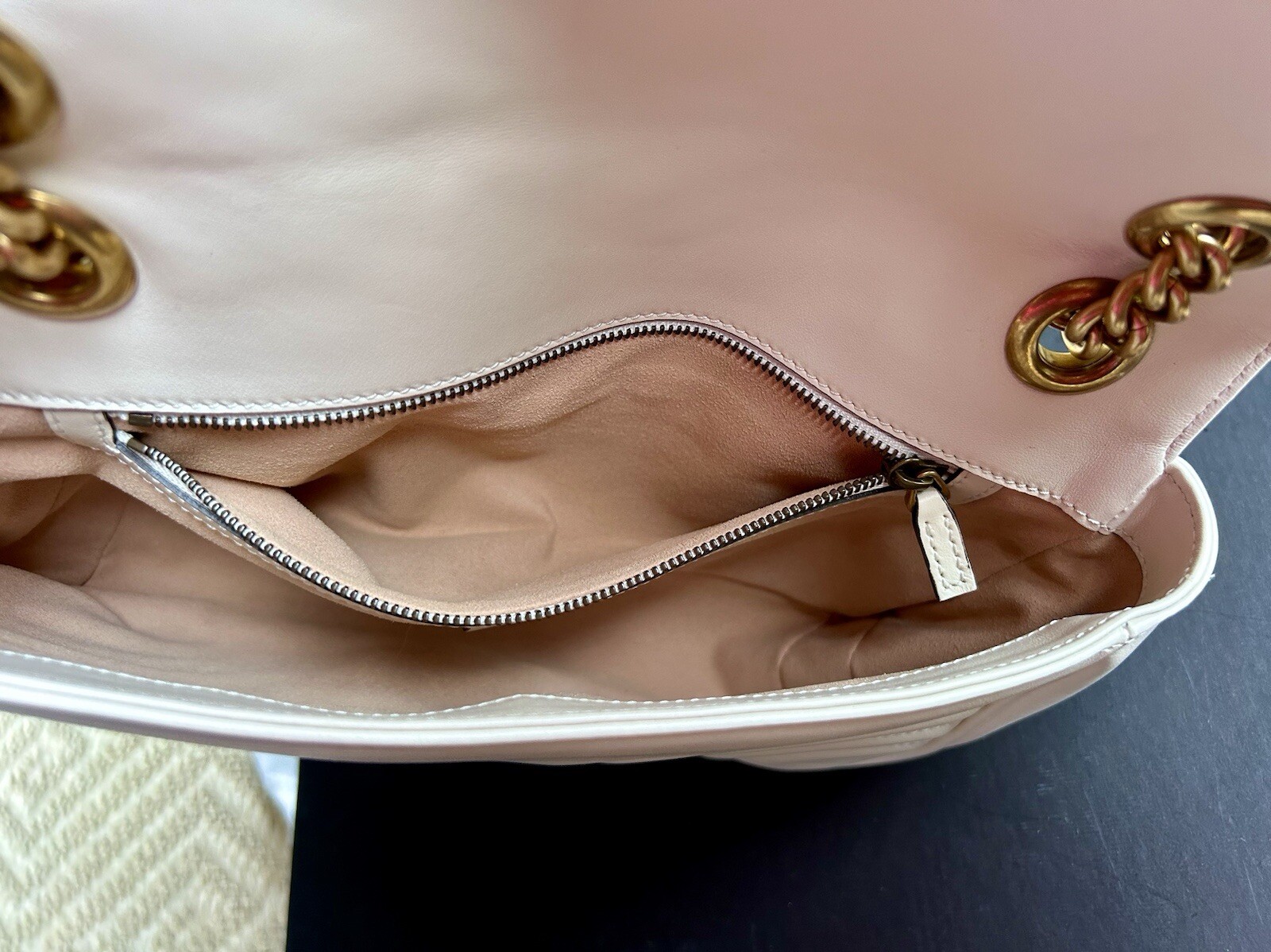 Authentic Gucci GG Marmont Small Shoulder Bag White Matelassé Leather worn twice