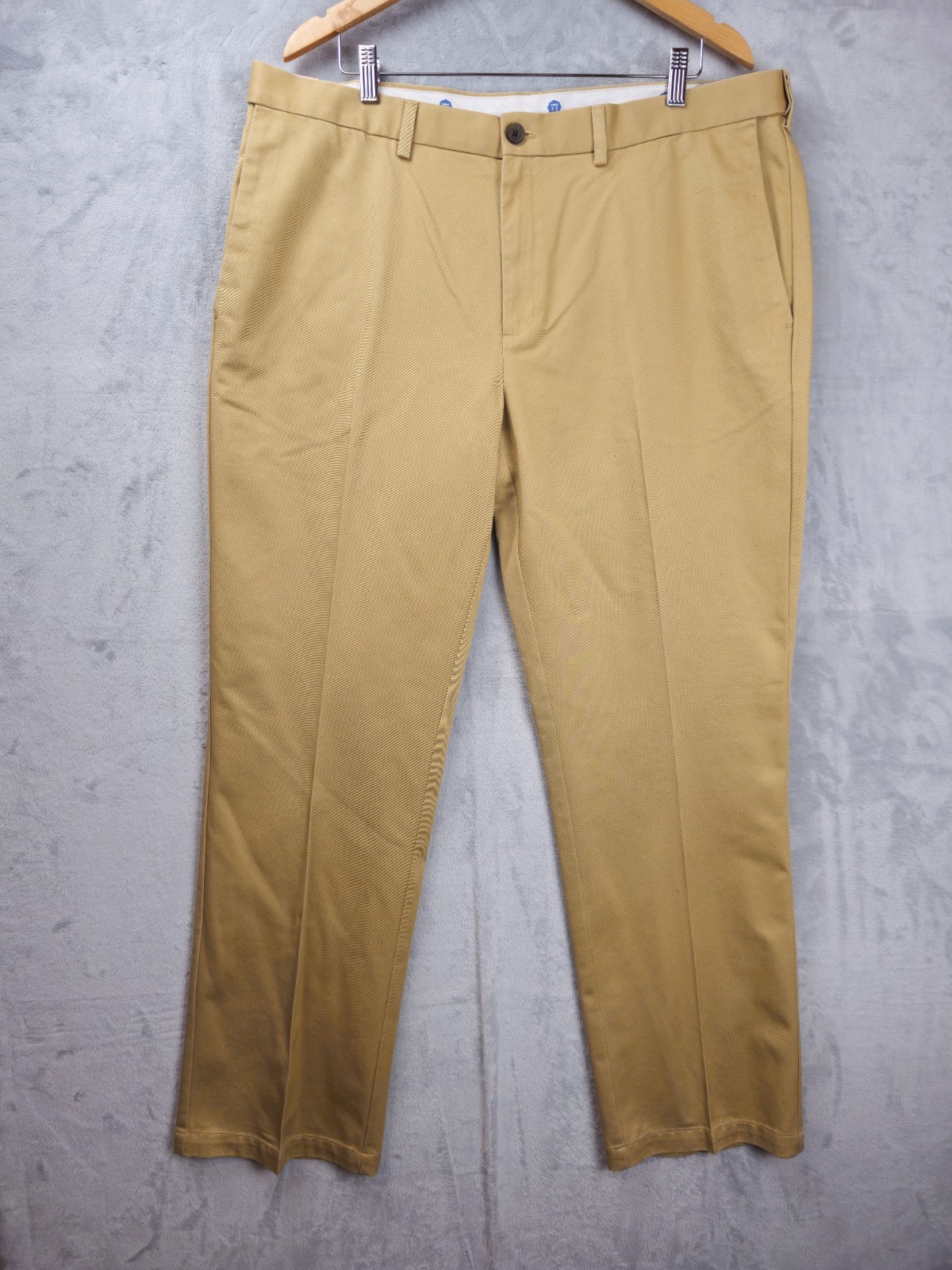 HAGGAR Work to Weekend Hidden Expandable Waist Straight Fit Pants Khaki 40×32