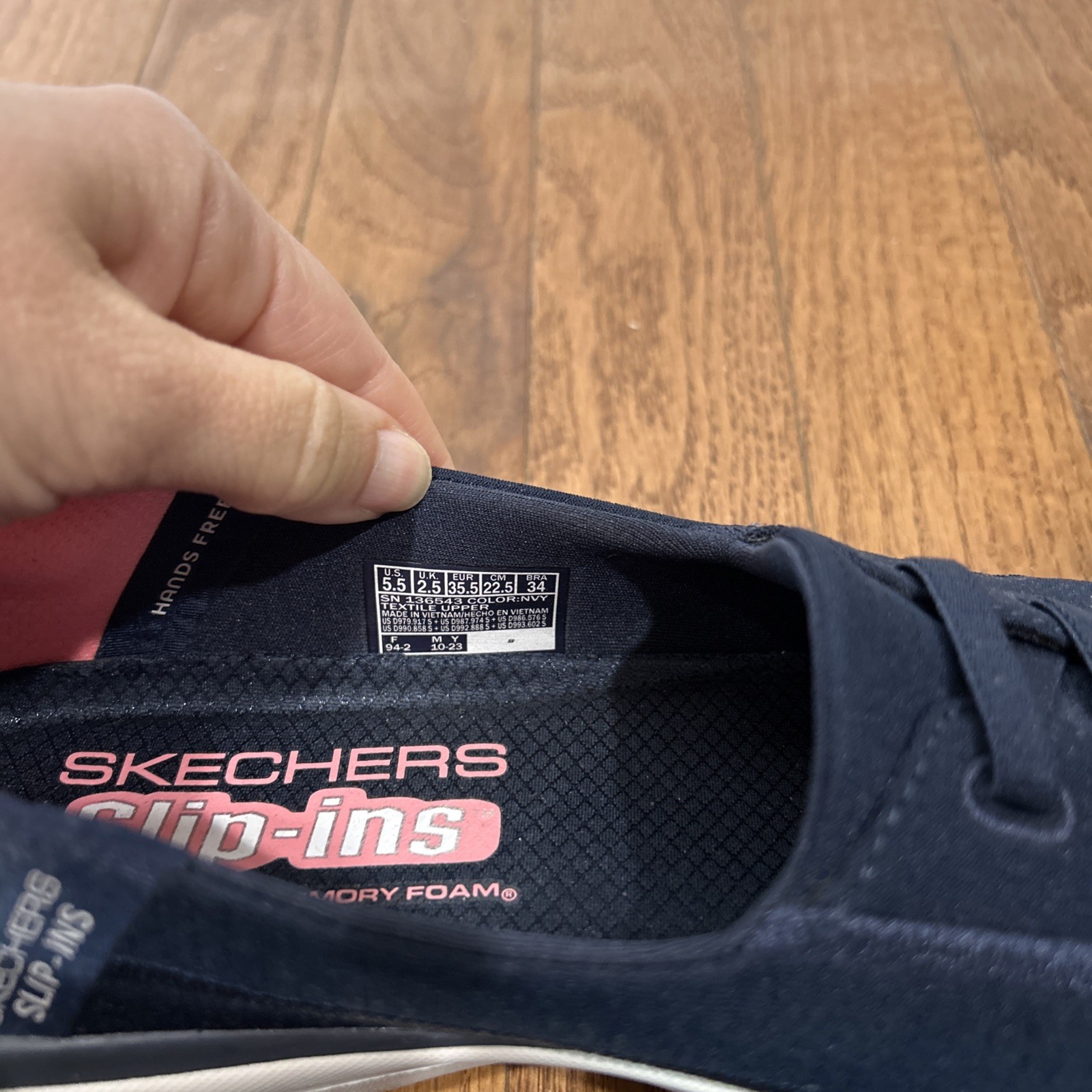Skechers On The Go Flex Top Notch Slip Ins Shoes Women’s Size 5.5 Navy Blue