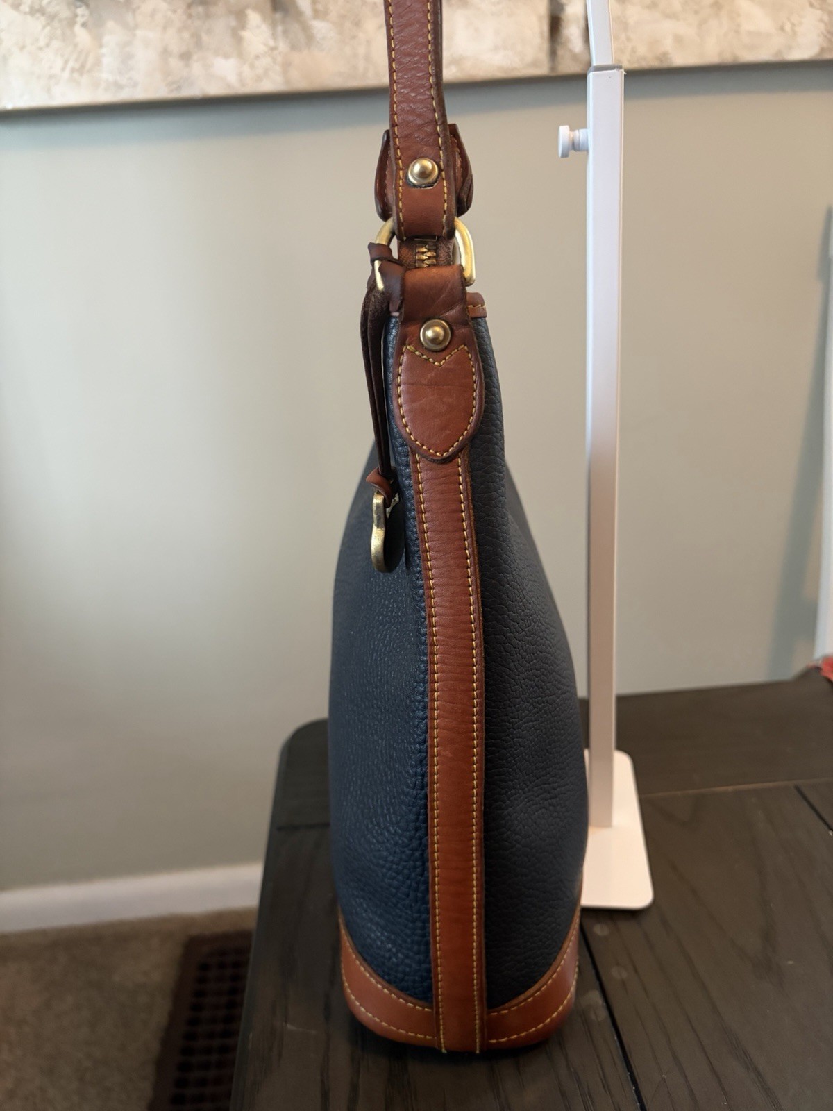 Vintage Dooney & Bourke Navy/Brown Pebbled Large Hobo Shoulder Bag Zip