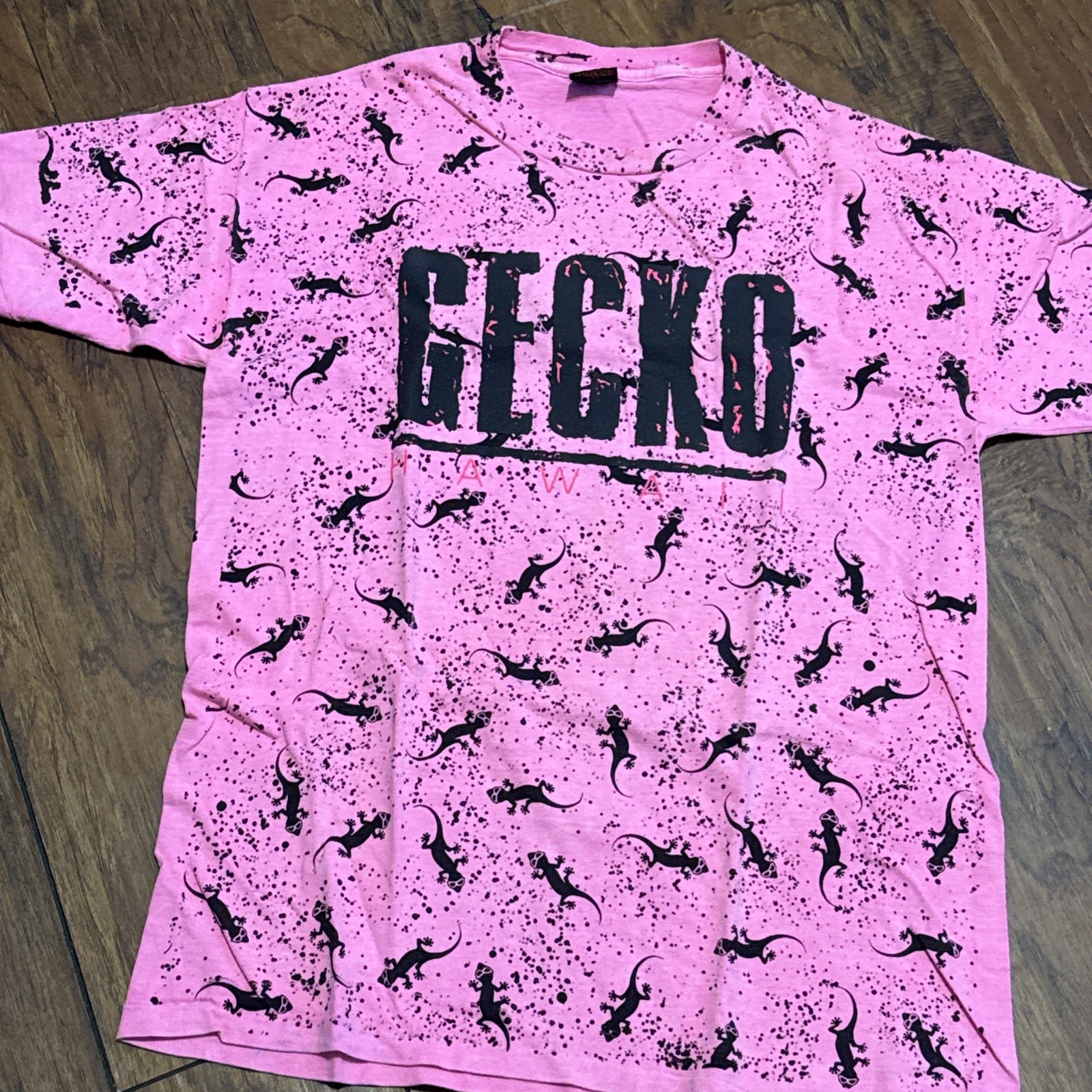 Hawaii 1980’s Gecko Splatter Pink All Over T Shirt Single Stitch Large 1989 READ