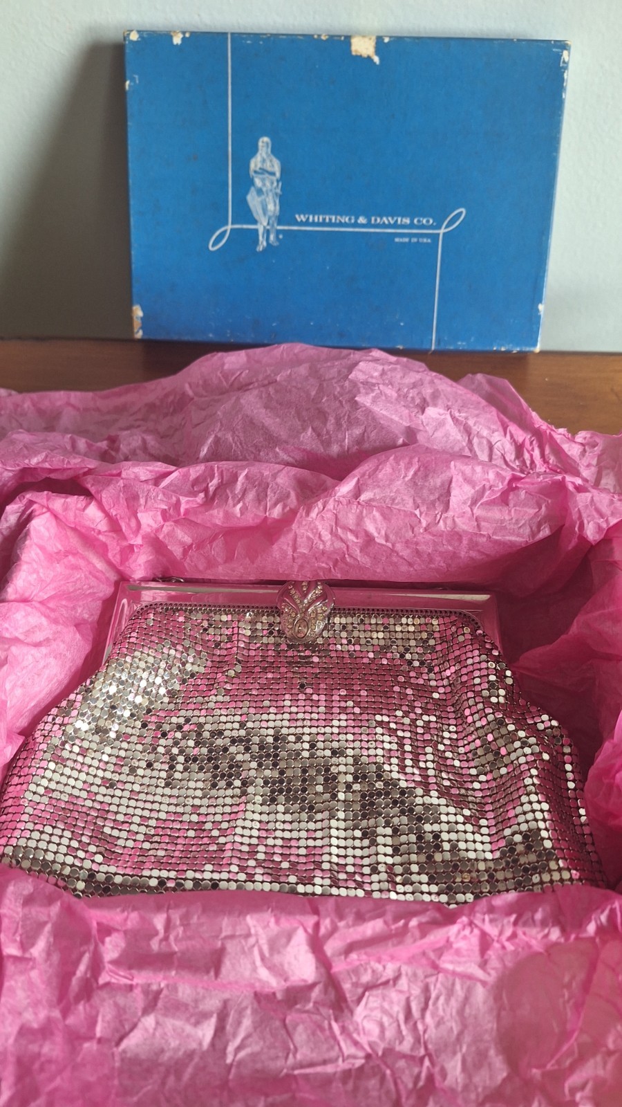 VINTAGE WHITING & DAVIS CO SILVER MESH EVENING PURSE. IN ORIGINAL BOX