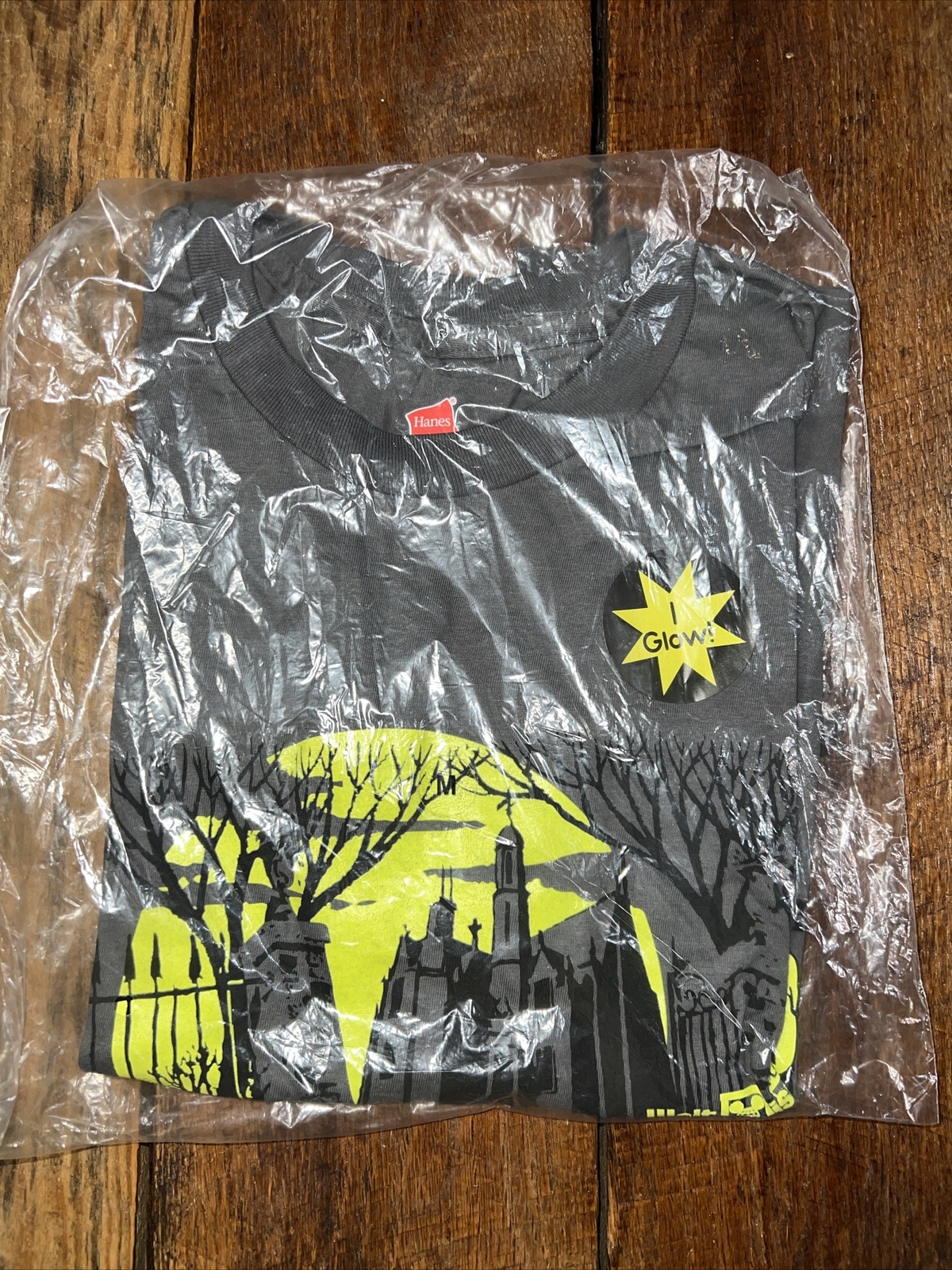 Disney’s The Haunted Mansion 45TH Anniversary Tee Shirt Medium Glow in the Dark
