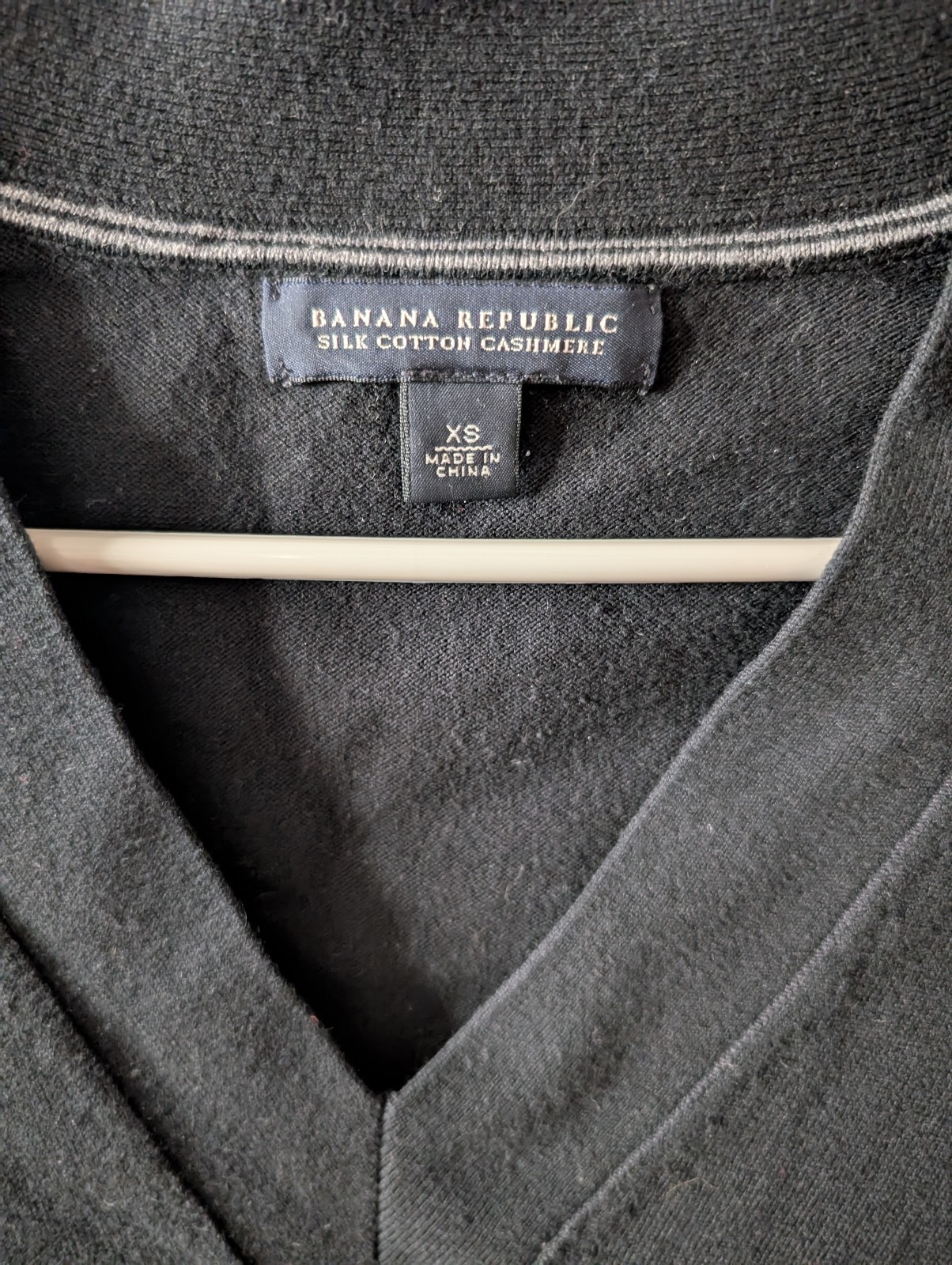Banana Republic Size XS Black Merino Silk Cashmere Sweater V-Neck Pullover