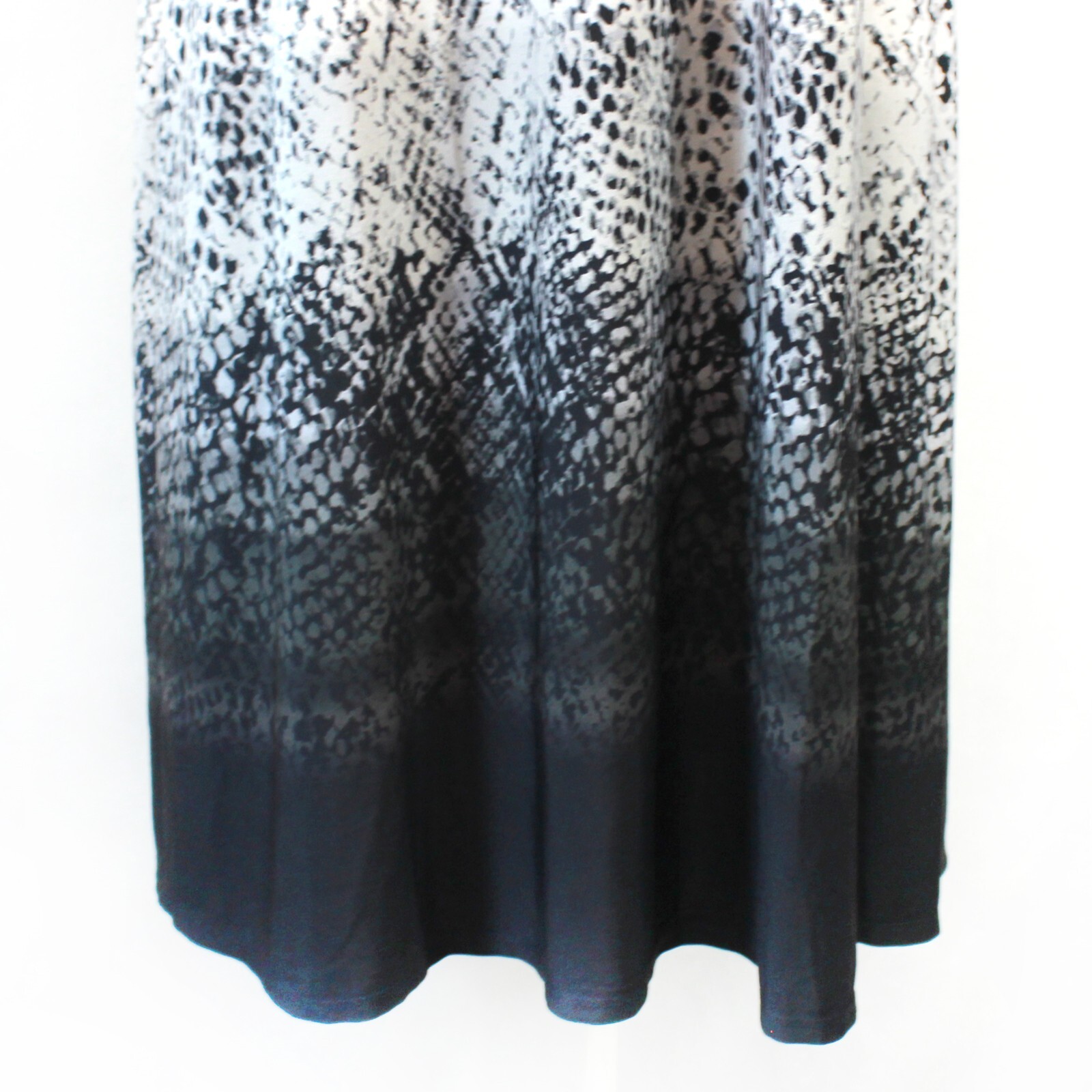 Catherines Plus Black/White Animal Print V-Neck Midi DRESS Petite 2X 22/24W