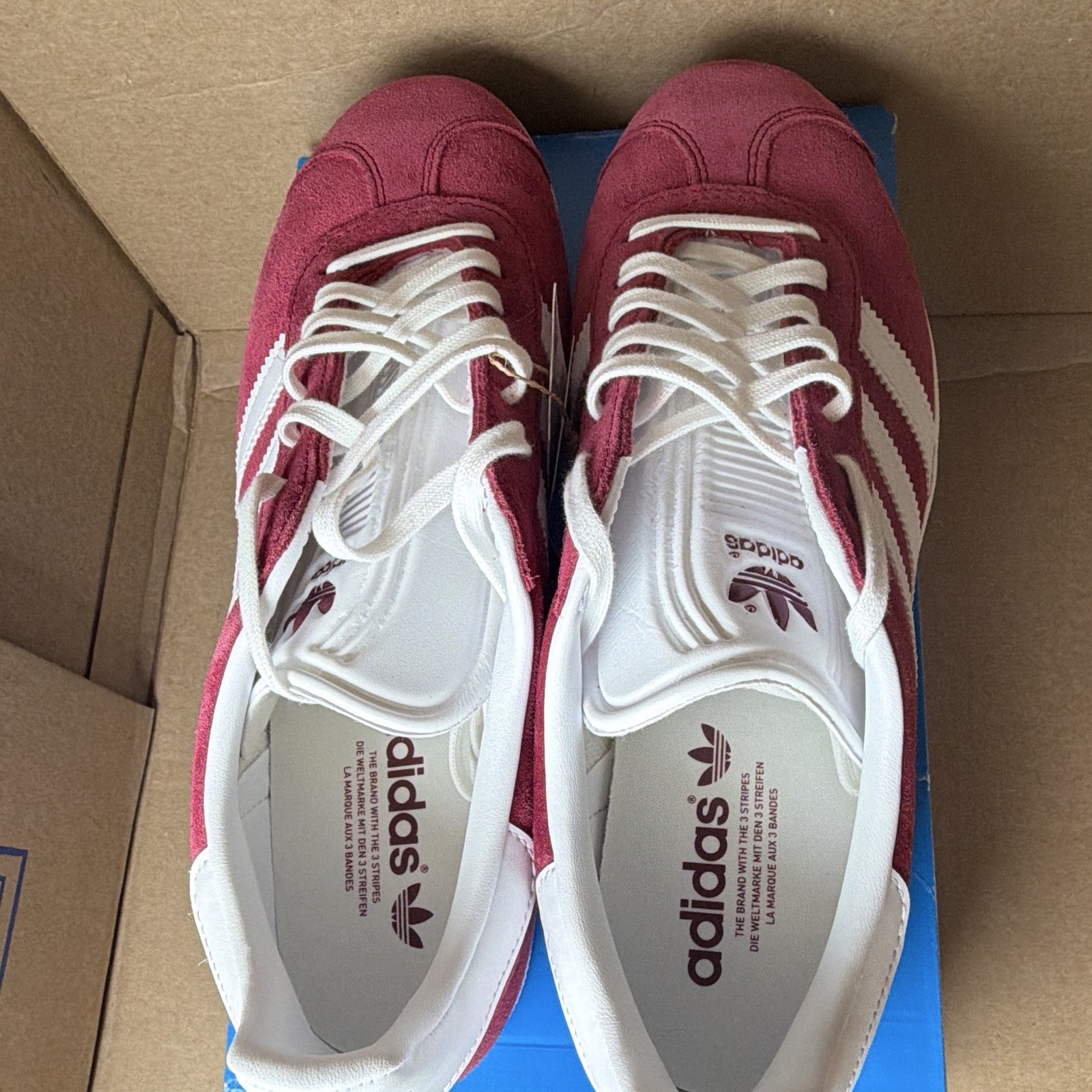 adidas Gazelle Men’s Low Top Lace-Up Suede Sneakers Burgundy/White B41645