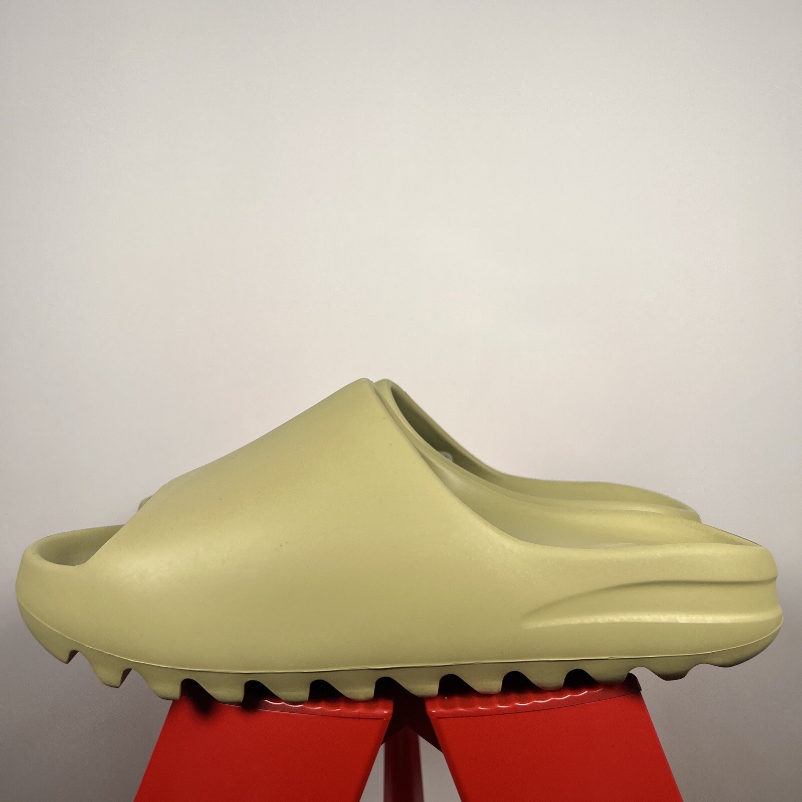 Adidas Yeezy Slide Resin (GZ5551) Size: 10
