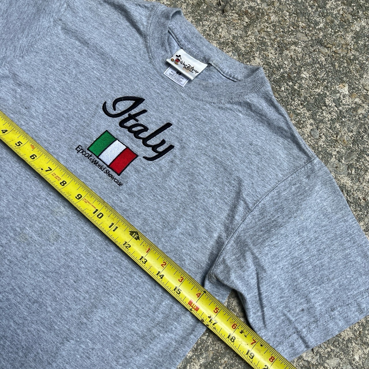 Vintage Walt Disney World Epcot Center T-Shirt ￼Italy Men Size S Showcase