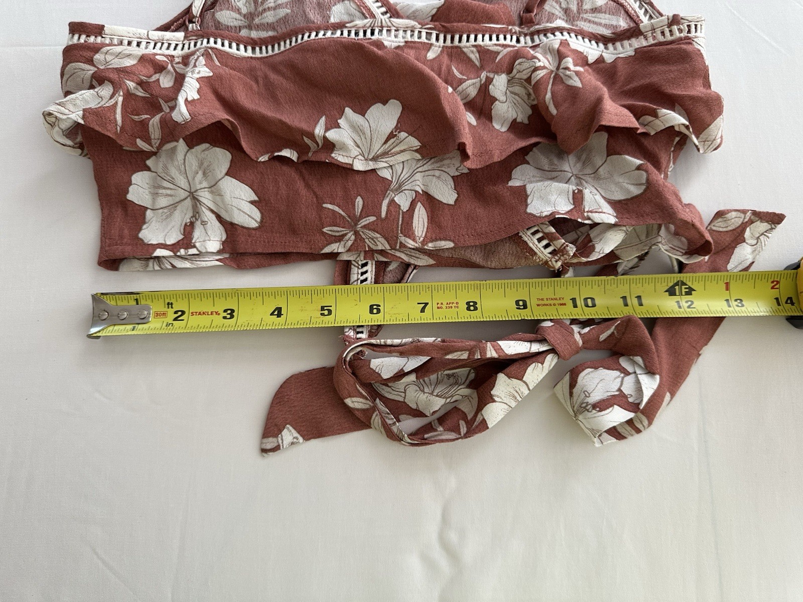 TOBI XS Brick Red/White Floral Wrap Ruffle Tie Cropped Spaghetti Strap Top