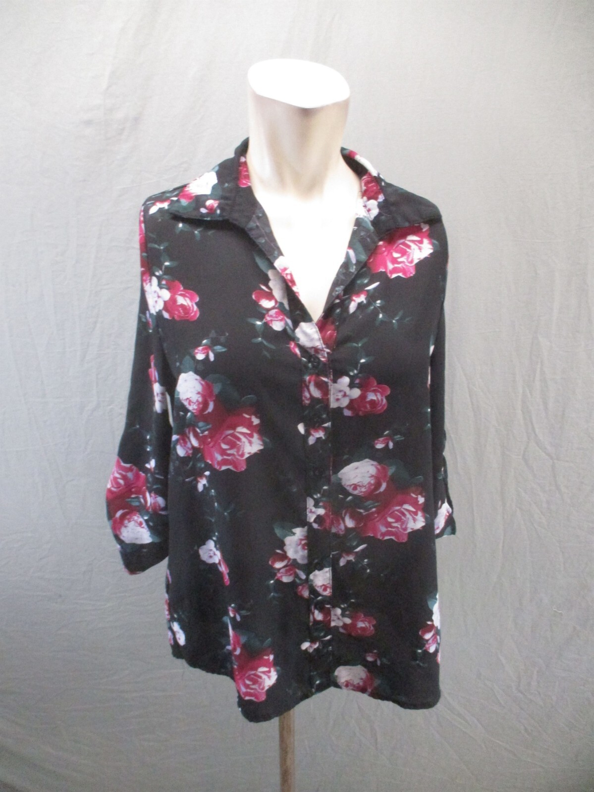 Justify Size M Womens Floral Lace Up Back Adjustable Sleeve Button Up Shirt 522
