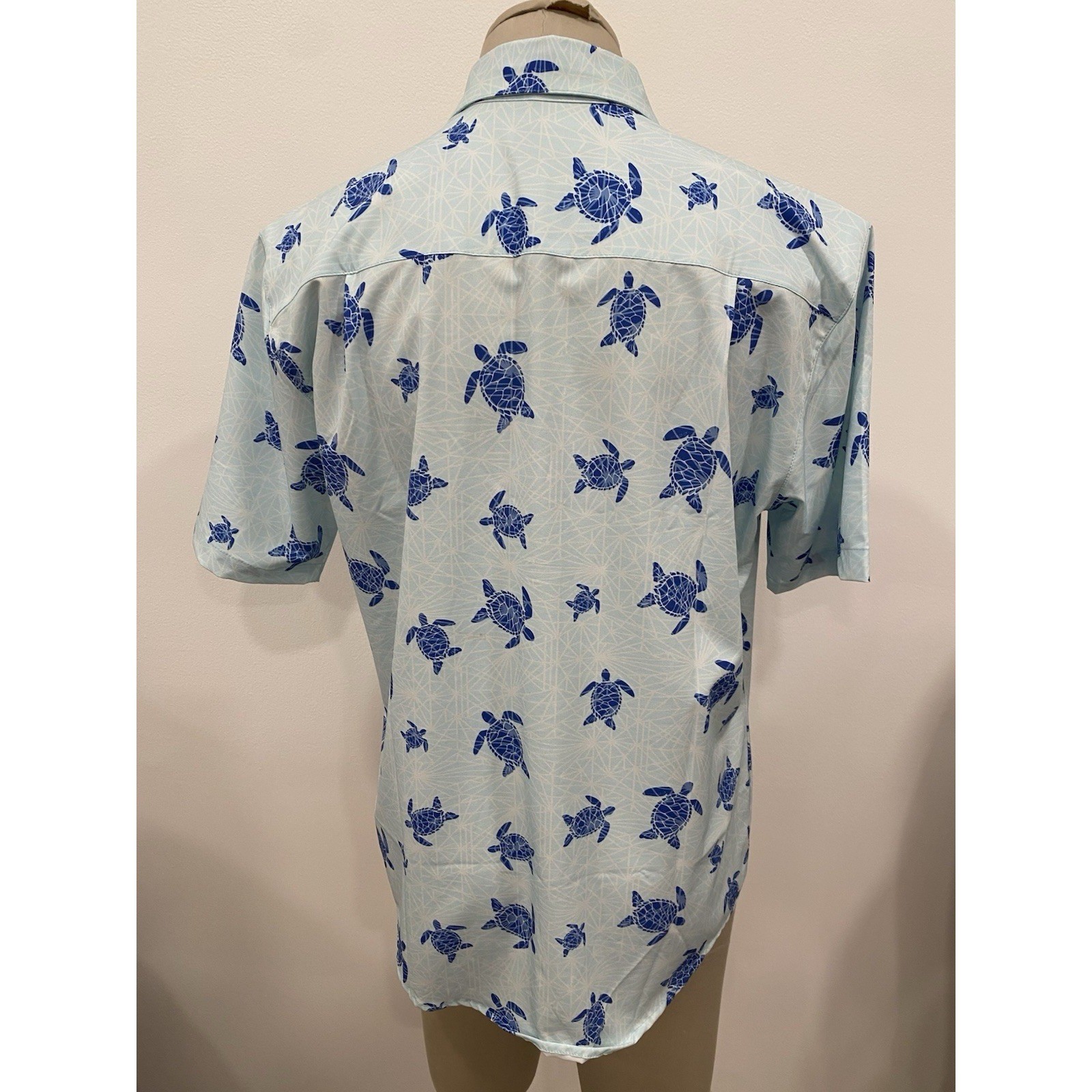 Weekender sportswear beach button down Top Blue turltle print SZ medium