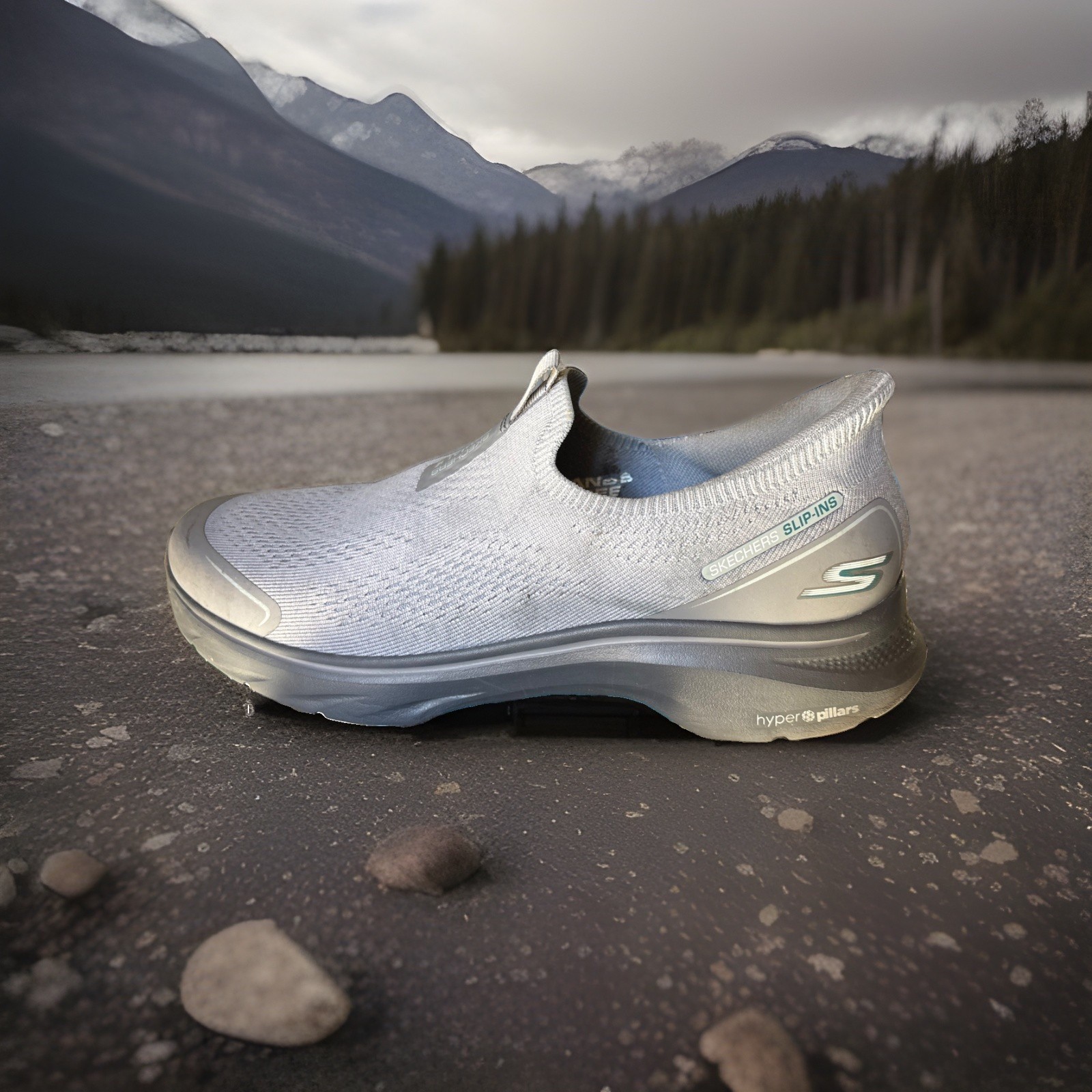 Skechers Men’s 112Slip-ins Go Walk Air Cooled Memory Foam Hyper Pillars 216553