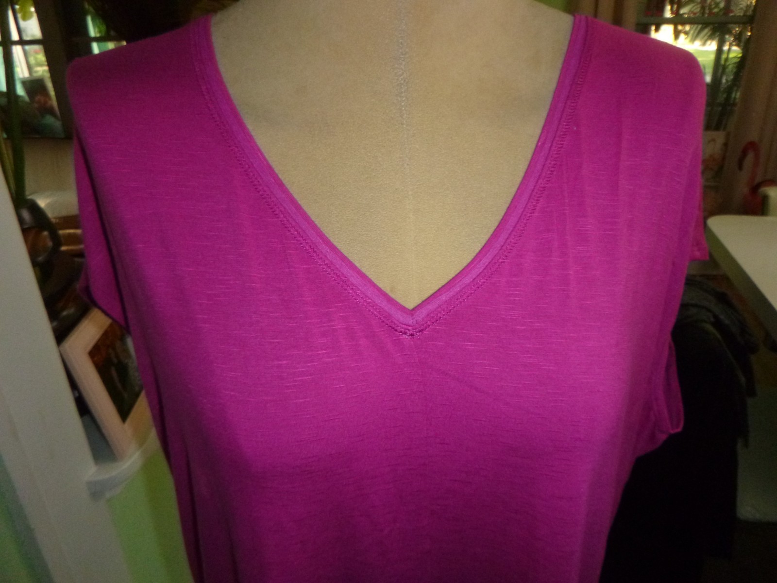 WOMANS SIZE LARGE”WHITE HOUSE BLACK MARKET”NEW PINK COMFY LIGHTWEIGHT TUNIC
