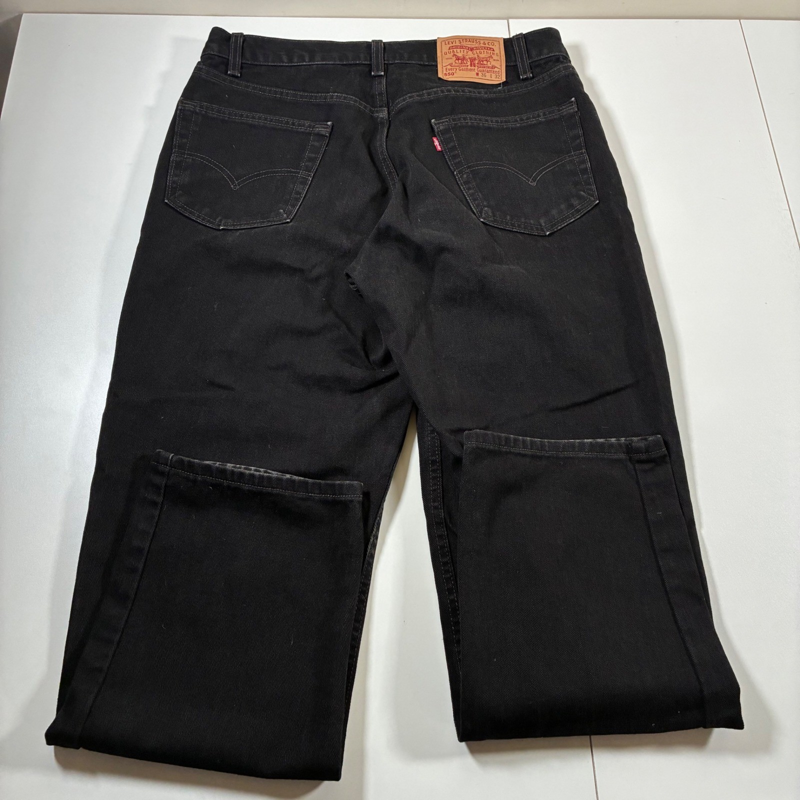 Vintage 2001 Levi’s 550 Relaxed Jeans 34×32 Black Made in USA Y2K (Tag 36×32)