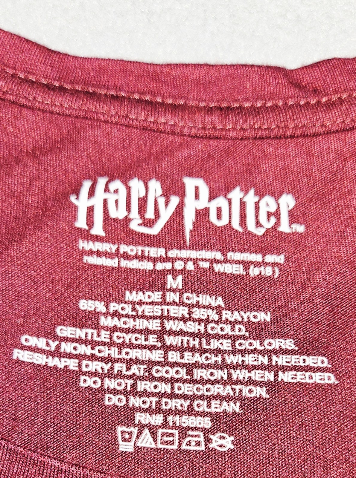 Harry Potter “I Don’t Go Looking For Trouble” Sequin Graphic T-Shirt Women’s Med
