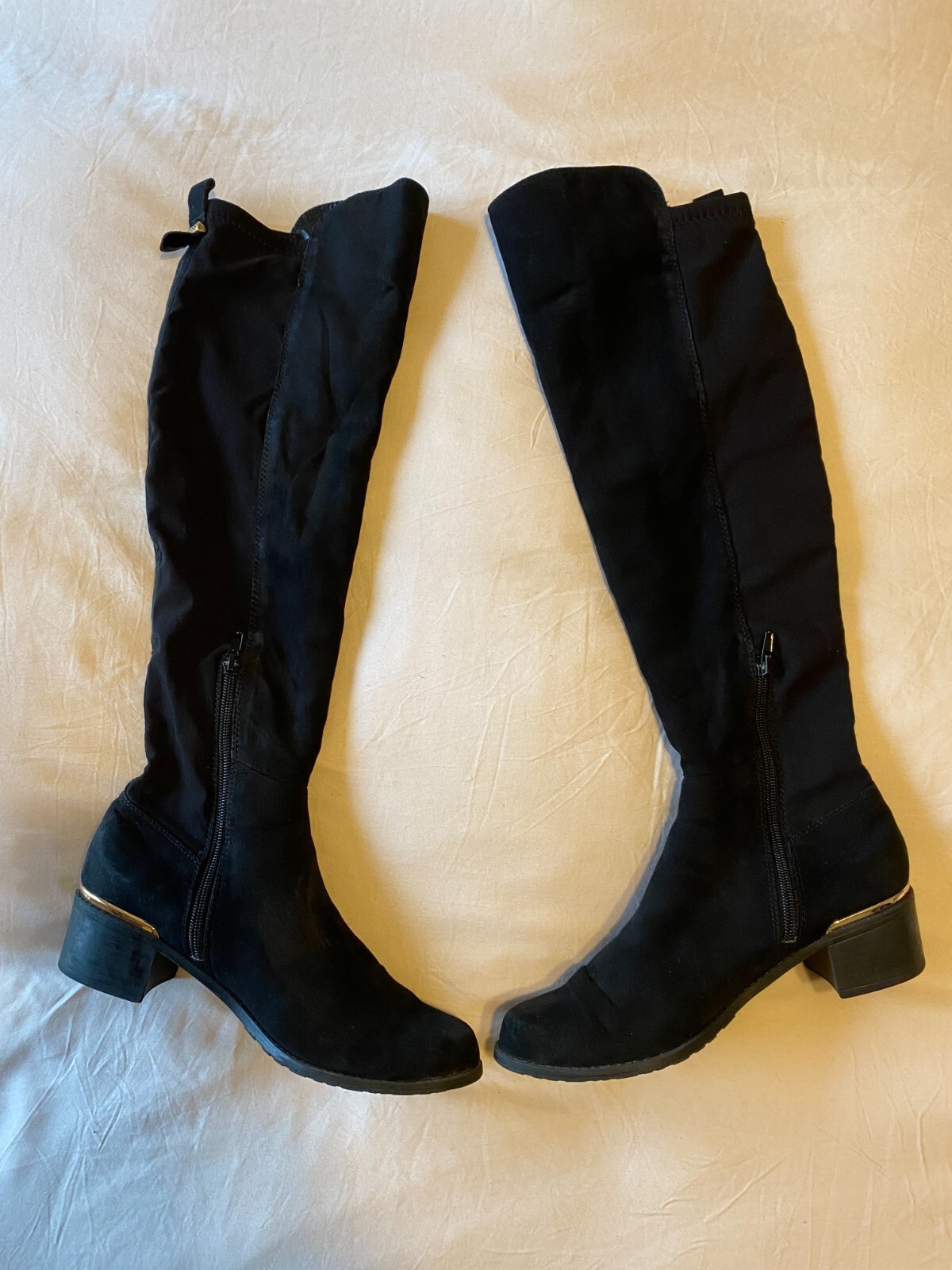 Guess Knee High Boot Size 8 Strecth Faux Suede Black Gold