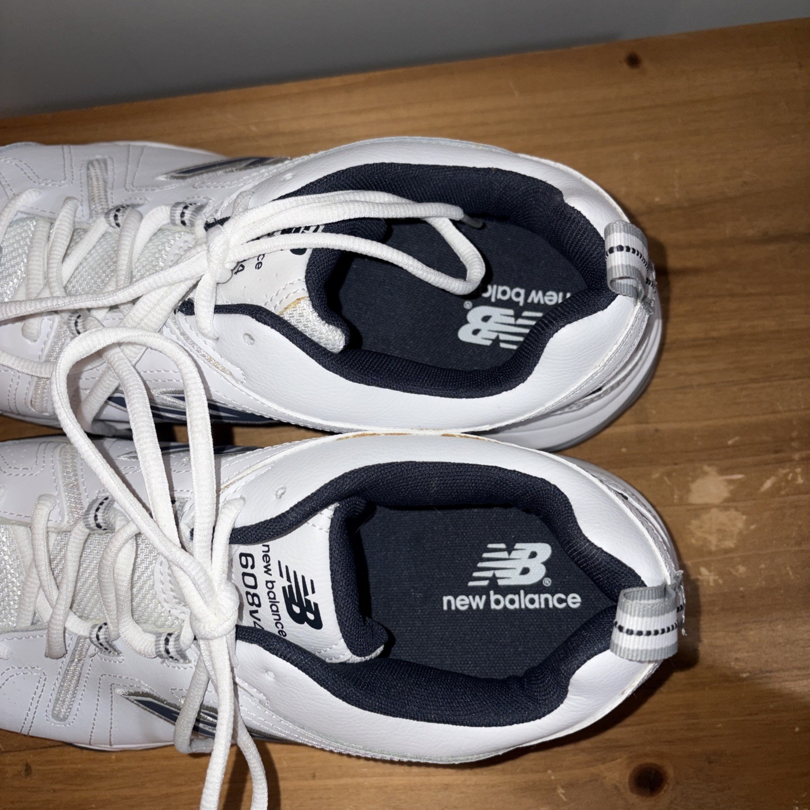 New Balance Men’s Wide 608 Shoe Size 10.5 2E White and Navy Blue