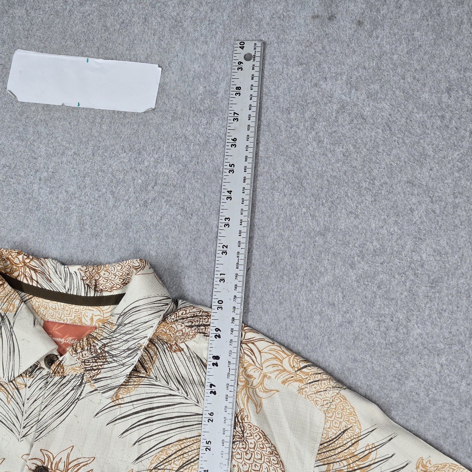 Tommy Bahama Men Button Up Shirt L Beige Pineapple Print 100% Silk Hawaiian