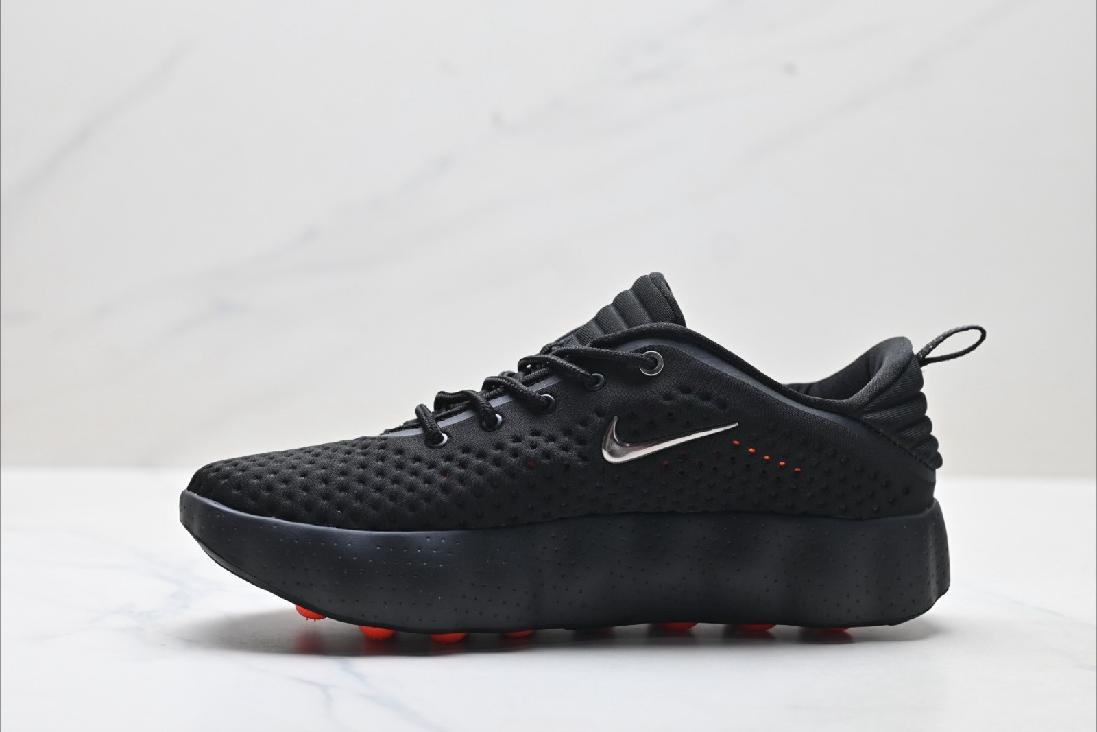 Mind 002 Black Hyper Crimson HQ4308-001