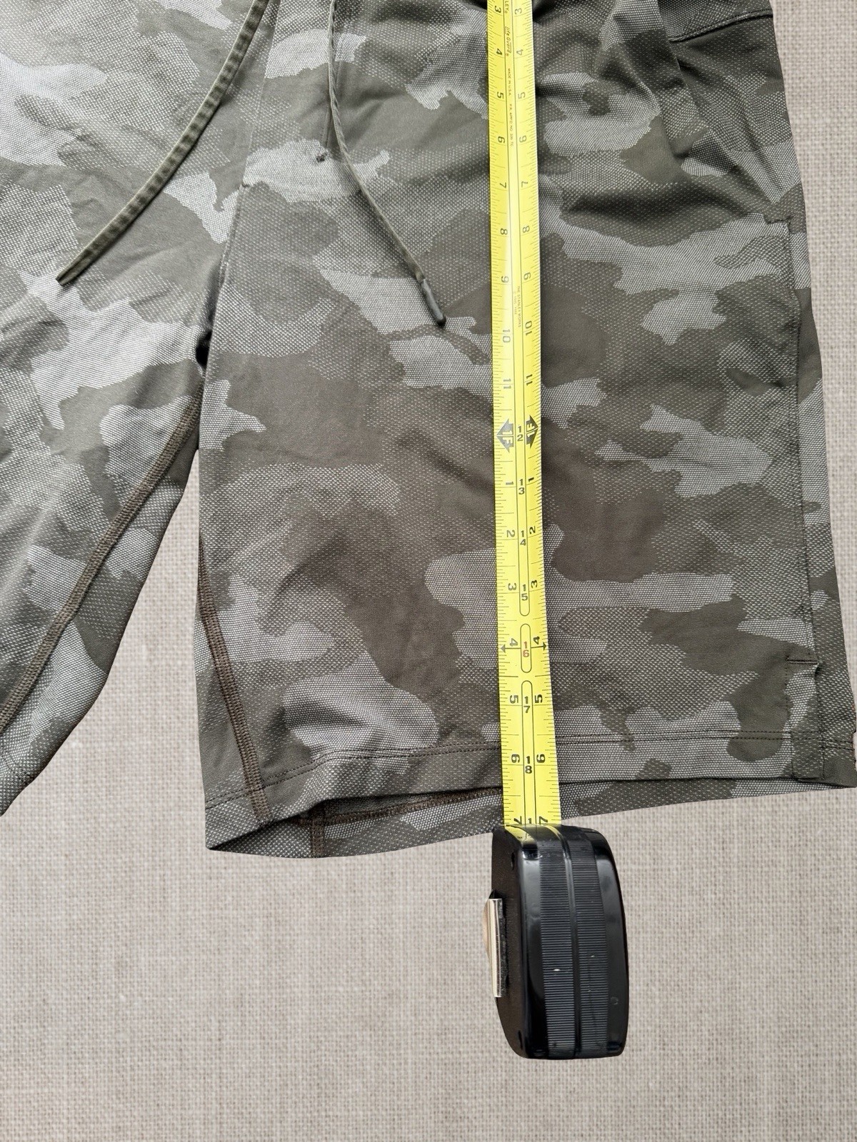 Lululemon Green & gray camouflage shorts hunting golf shorts Fits Like large