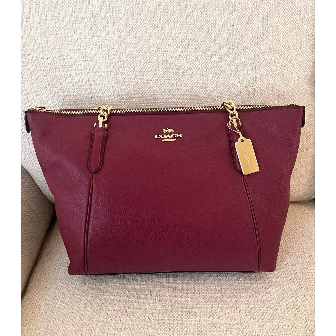 COACH PEBBLE LEATHER AVA CHAIN TOTE HANDBAG PURSE BERRY