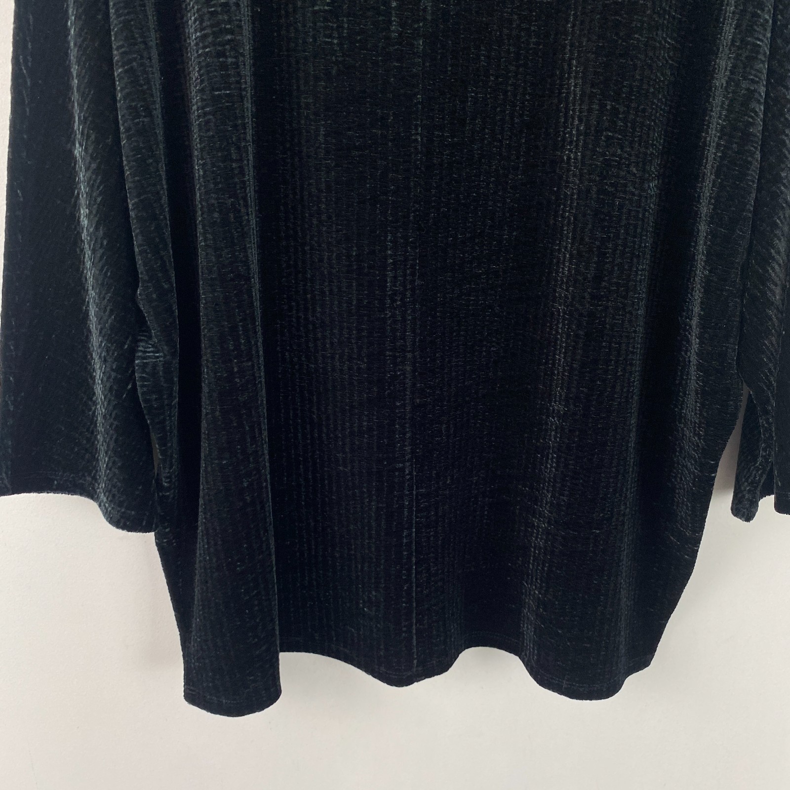 J Jill Wearever Crushed Velvet Wedge Top Size Large Black 3/4 Dolman Sleeves