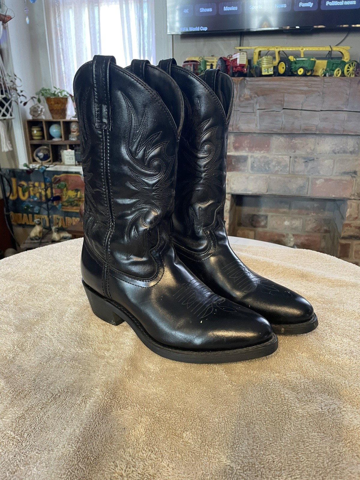 Laredo Paris 4240 Black Leather Round Toe Western Cowboy Boots Men’s Size 8.5 EW