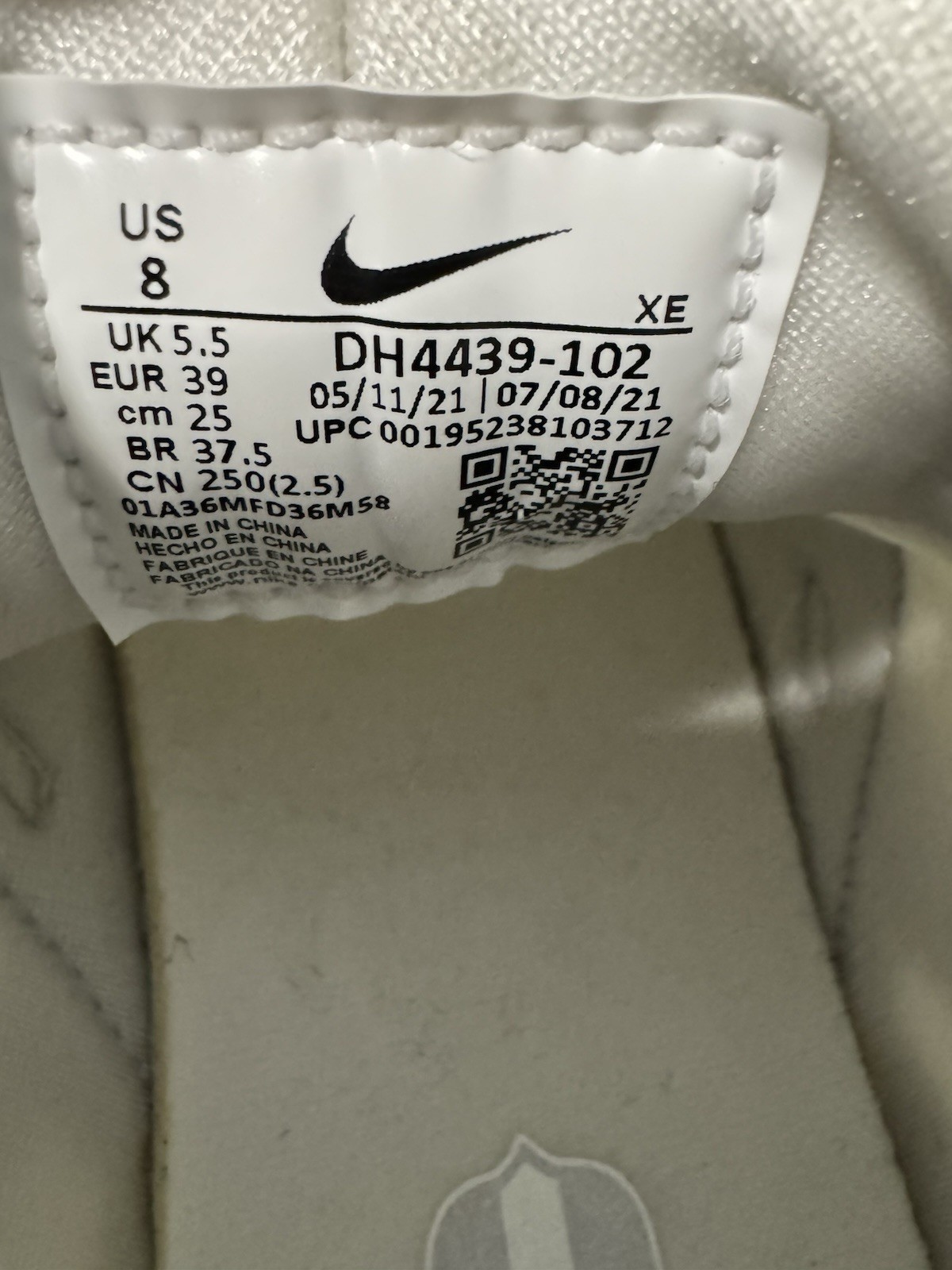 Nike Air Huarache Triple White Women’s Size 8