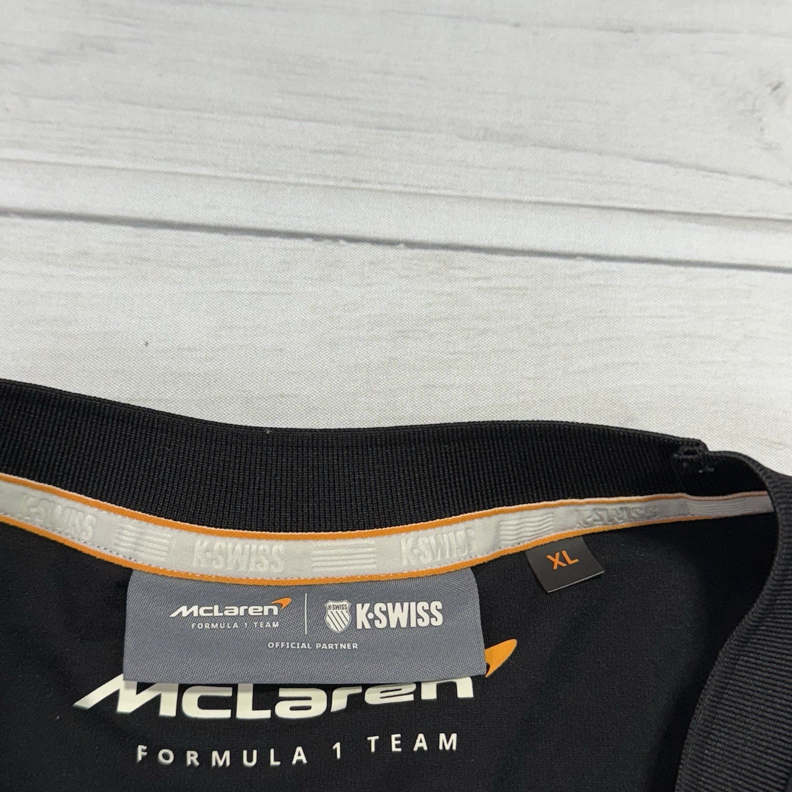 K Swiss McLaren Racing Formula 1 Team T-Shirt Mens XL Black Orange Tee F1 Cars