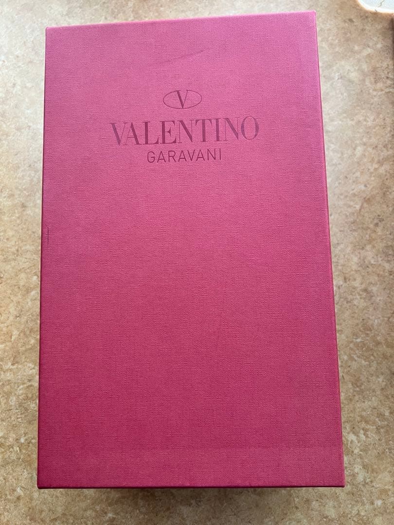 Valentino Garavani Love Latch Ballet Flats Ivory Leather 35EU 22.5cm New/Unused