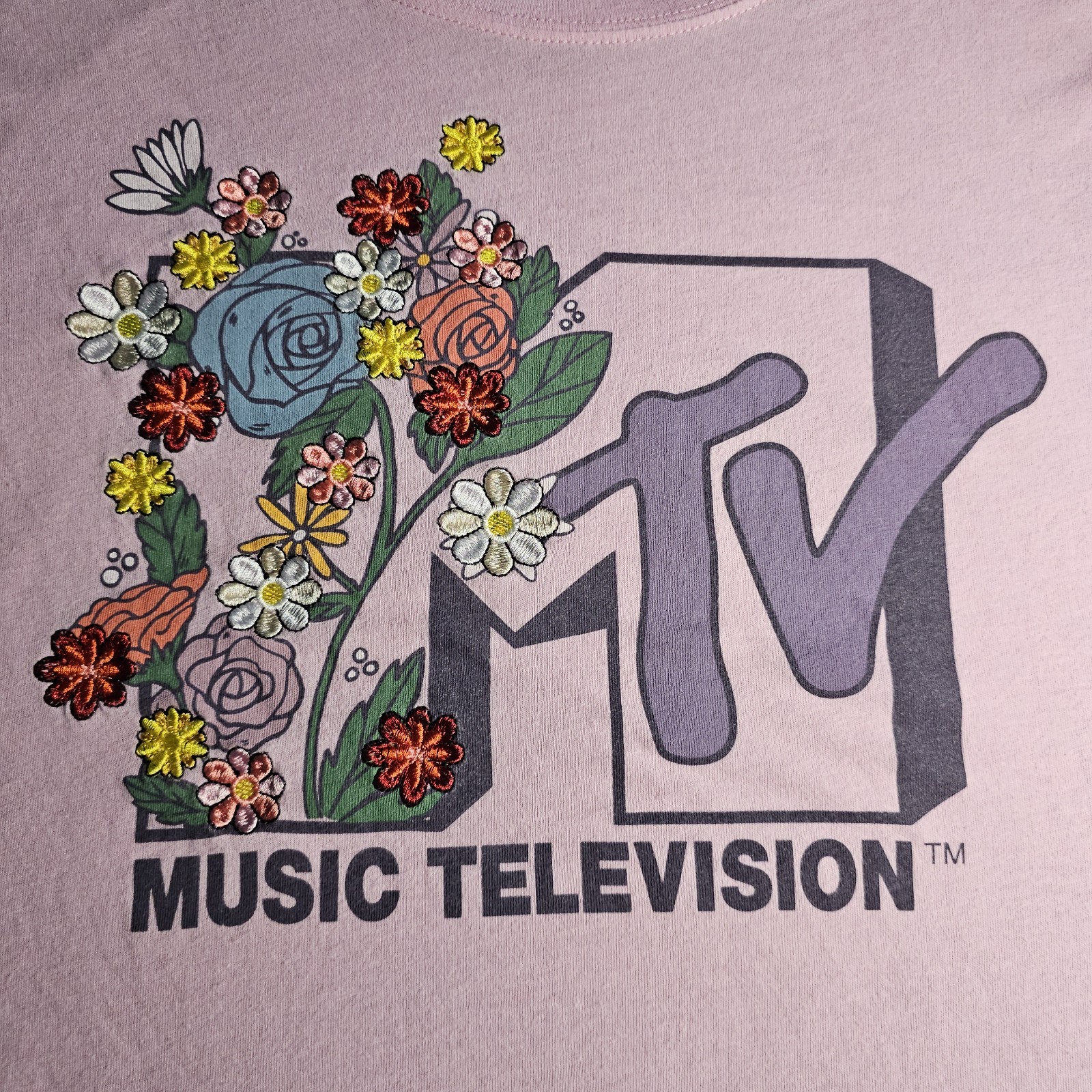 Pink MTV Embroidered Flowers T-shirt Size XL 15/17 Short Sleeve