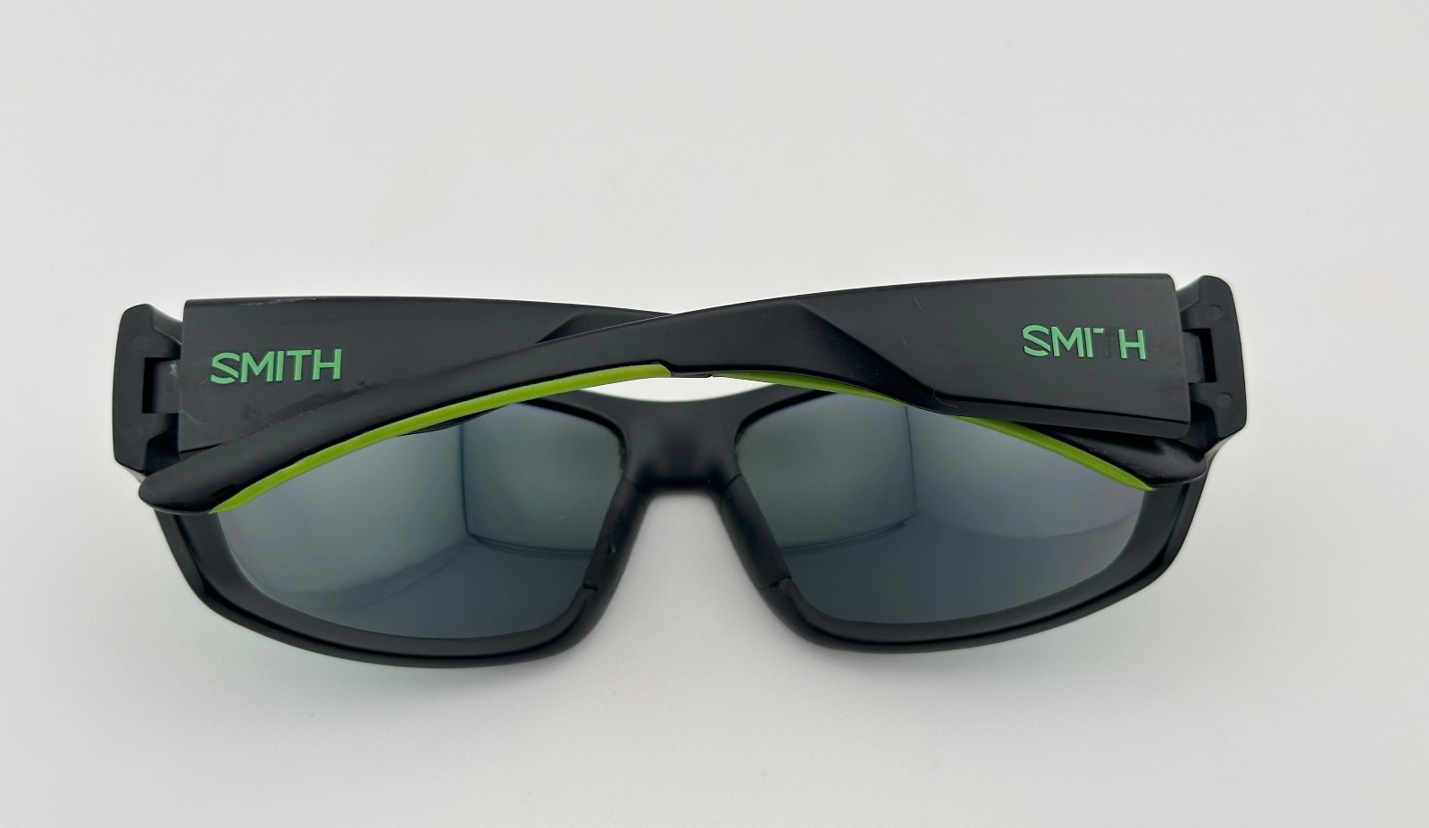 Smith FORGE Matte Black Green Mirror Sunglasses *minor scratches on lenses*