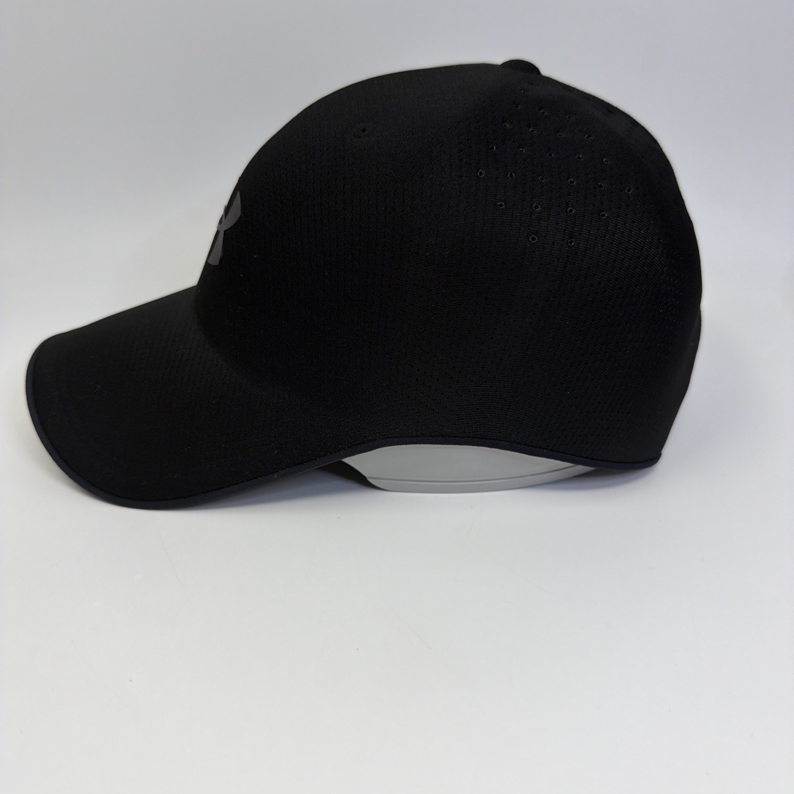 Under Armour Black Stealth Form Cap Strap Back Adjustable, Uncrushable, L/XL